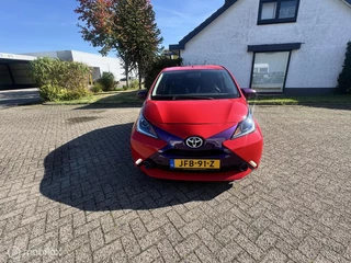 Toyota Aygo 1.0 VVT-i x-play Purple edition