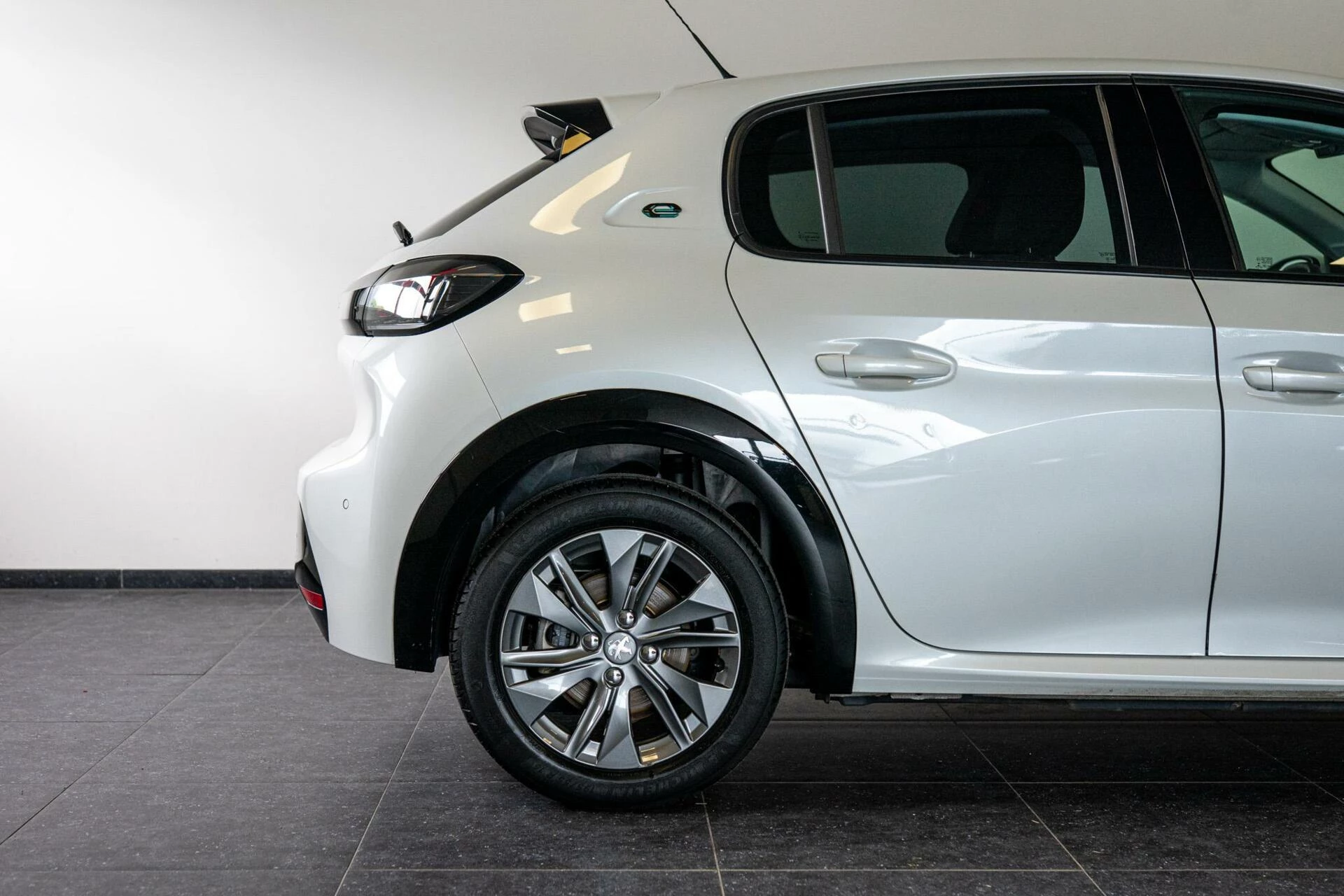 Hoofdafbeelding Peugeot e-208
