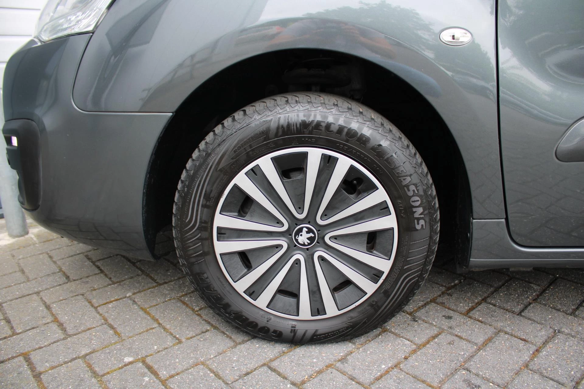 Hoofdafbeelding Peugeot Partner