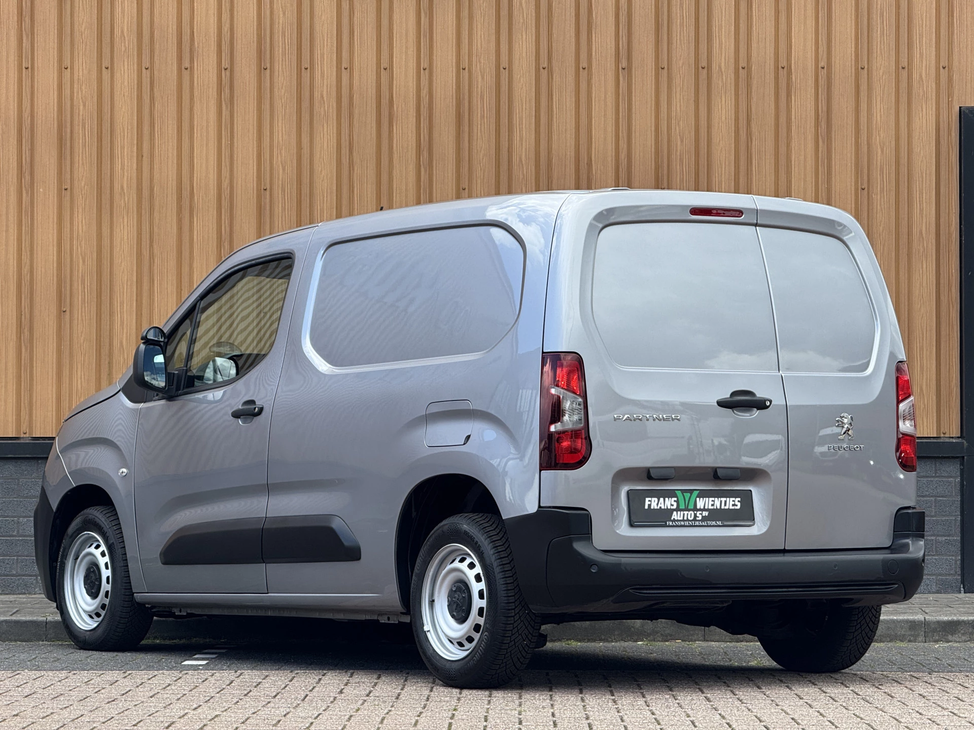 Hoofdafbeelding Peugeot Partner