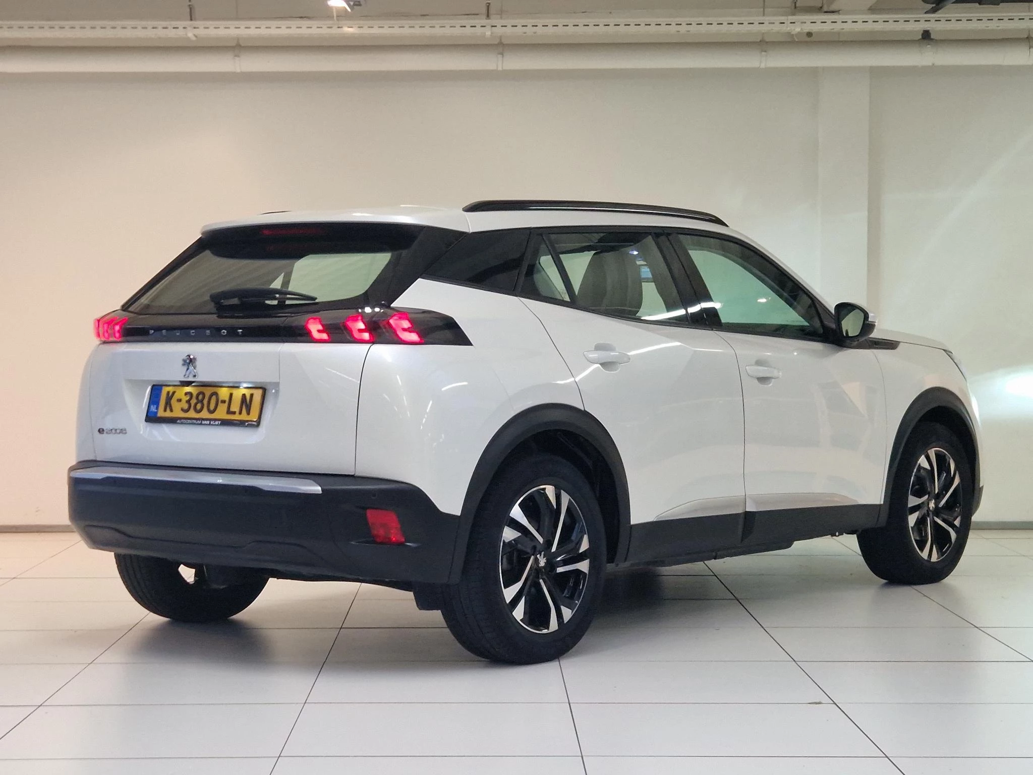 Hoofdafbeelding Peugeot e-2008