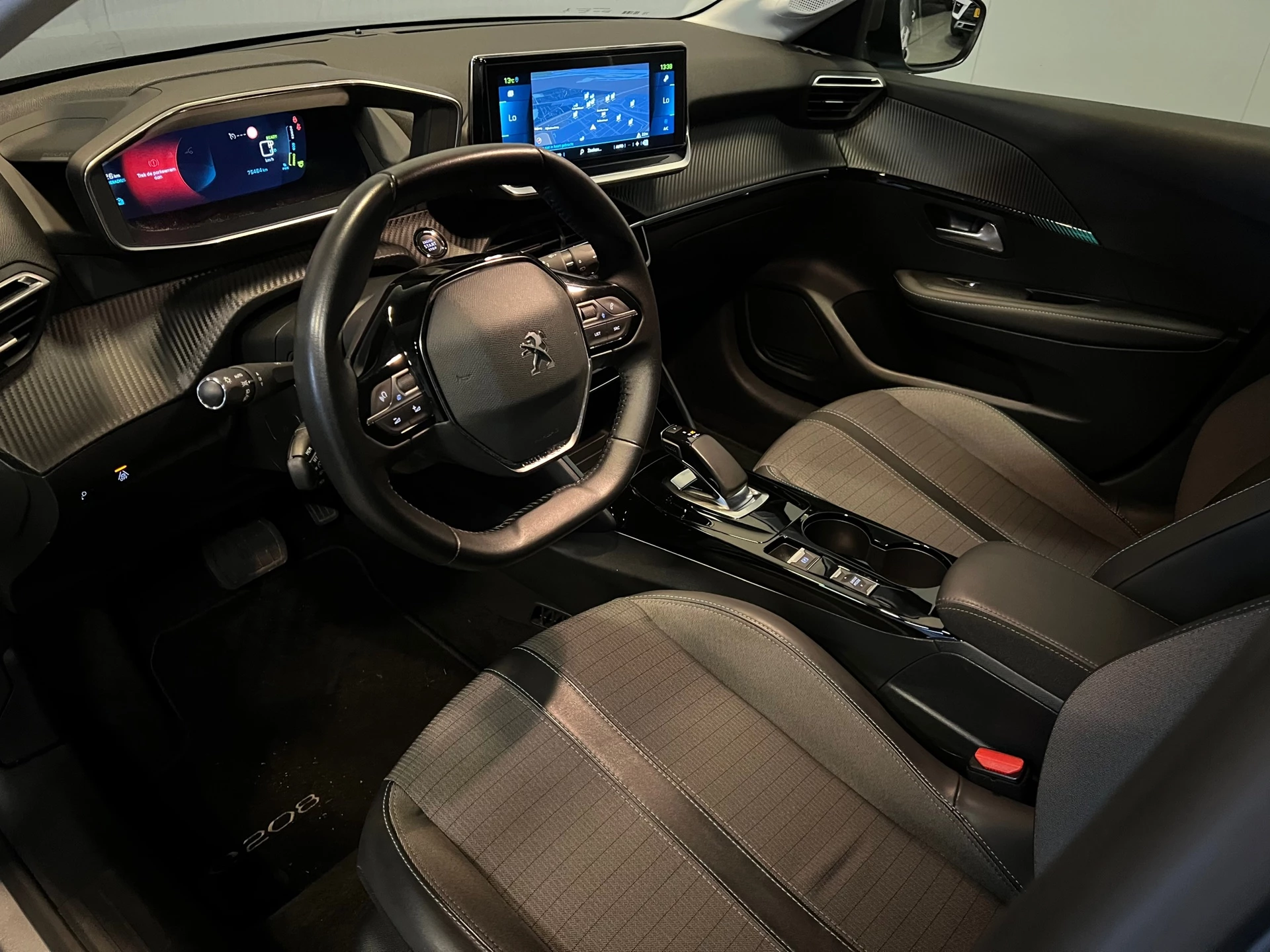 Hoofdafbeelding Peugeot e-208
