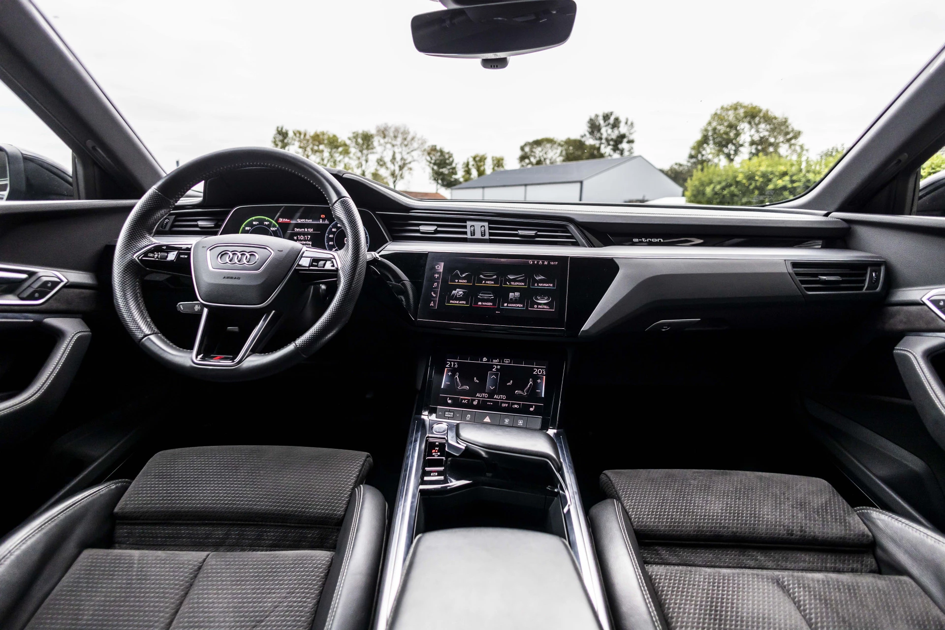 Hoofdafbeelding Audi e-tron