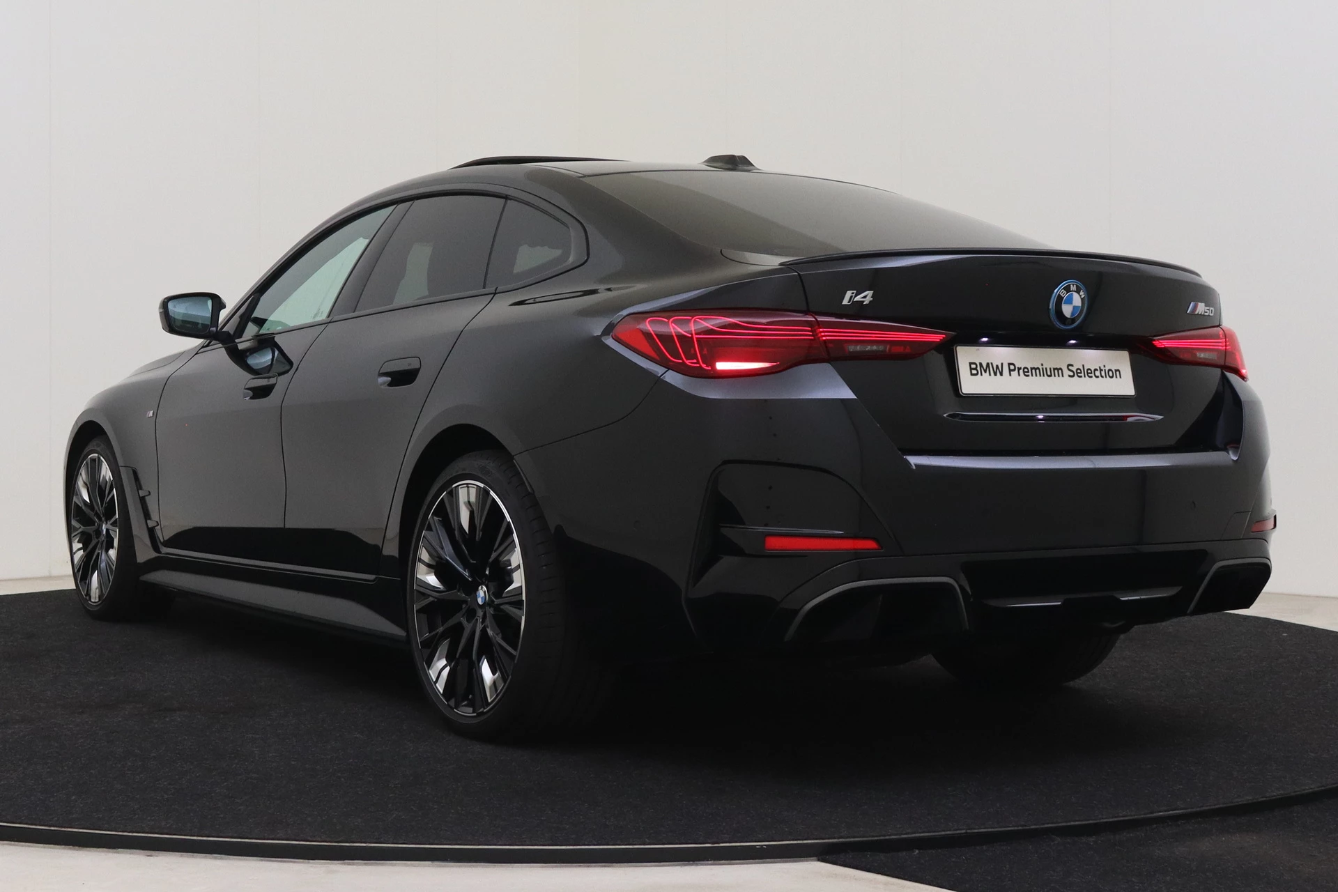Hoofdafbeelding BMW i4