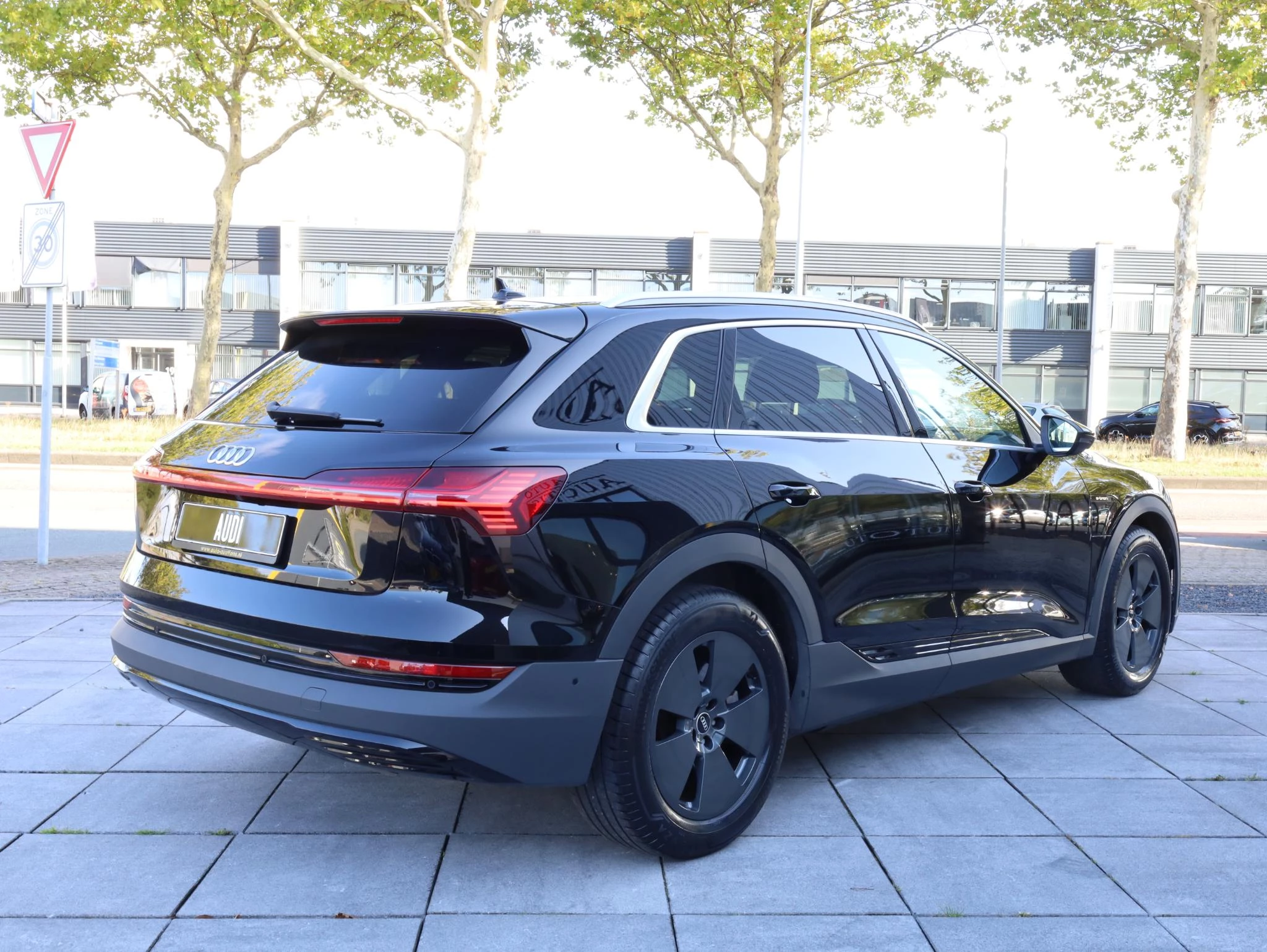 Hoofdafbeelding Audi e-tron