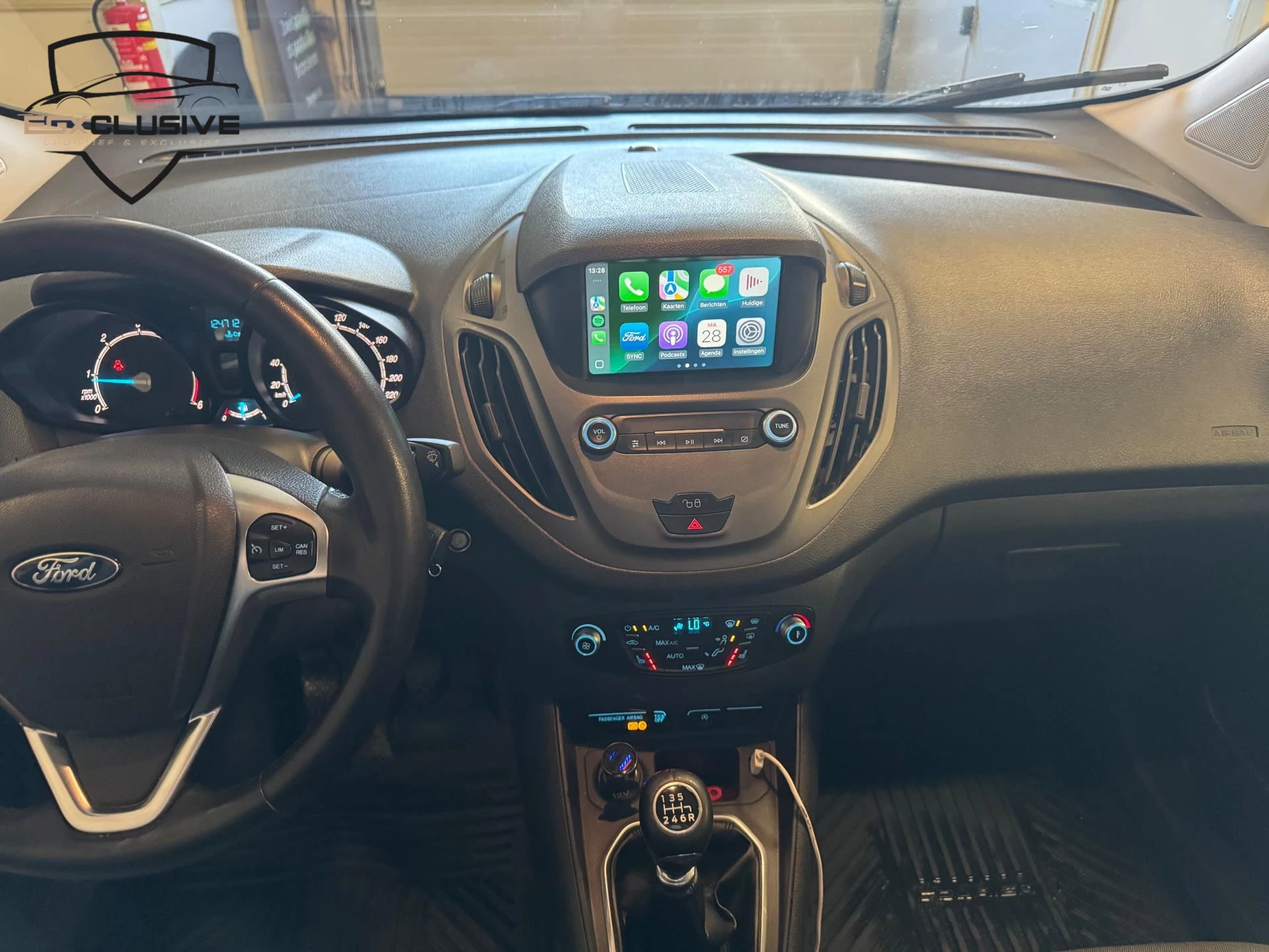 Hoofdafbeelding Ford Transit Courier