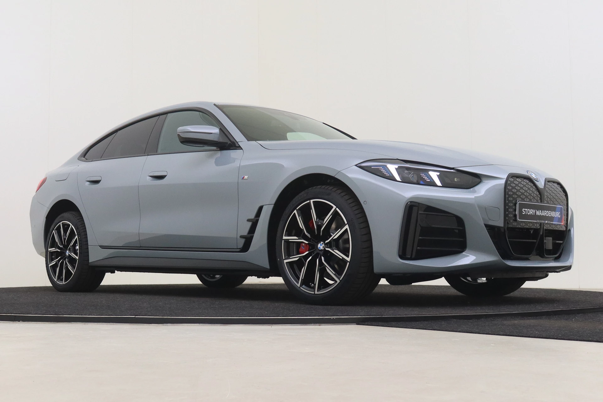 Hoofdafbeelding BMW i4