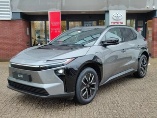 Hoofdafbeelding Toyota bZ4X Toyota bZ4X DYNAMIC 73 kWh MODEL 2026 NIEUW OP VOORRAAD! 360° CAMERA STOELVERW BLIND SPOT KEYLESS EL-STOEL APPLE/ANDROID WARMTEPOMP