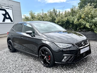 SEAT Ibiza 1.5 TSI EVO FR 150PK Led|Nav|Camera|Carplay Zwart