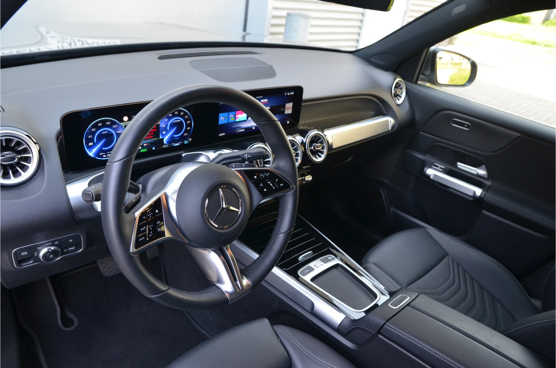 Hoofdafbeelding Mercedes-Benz EQB