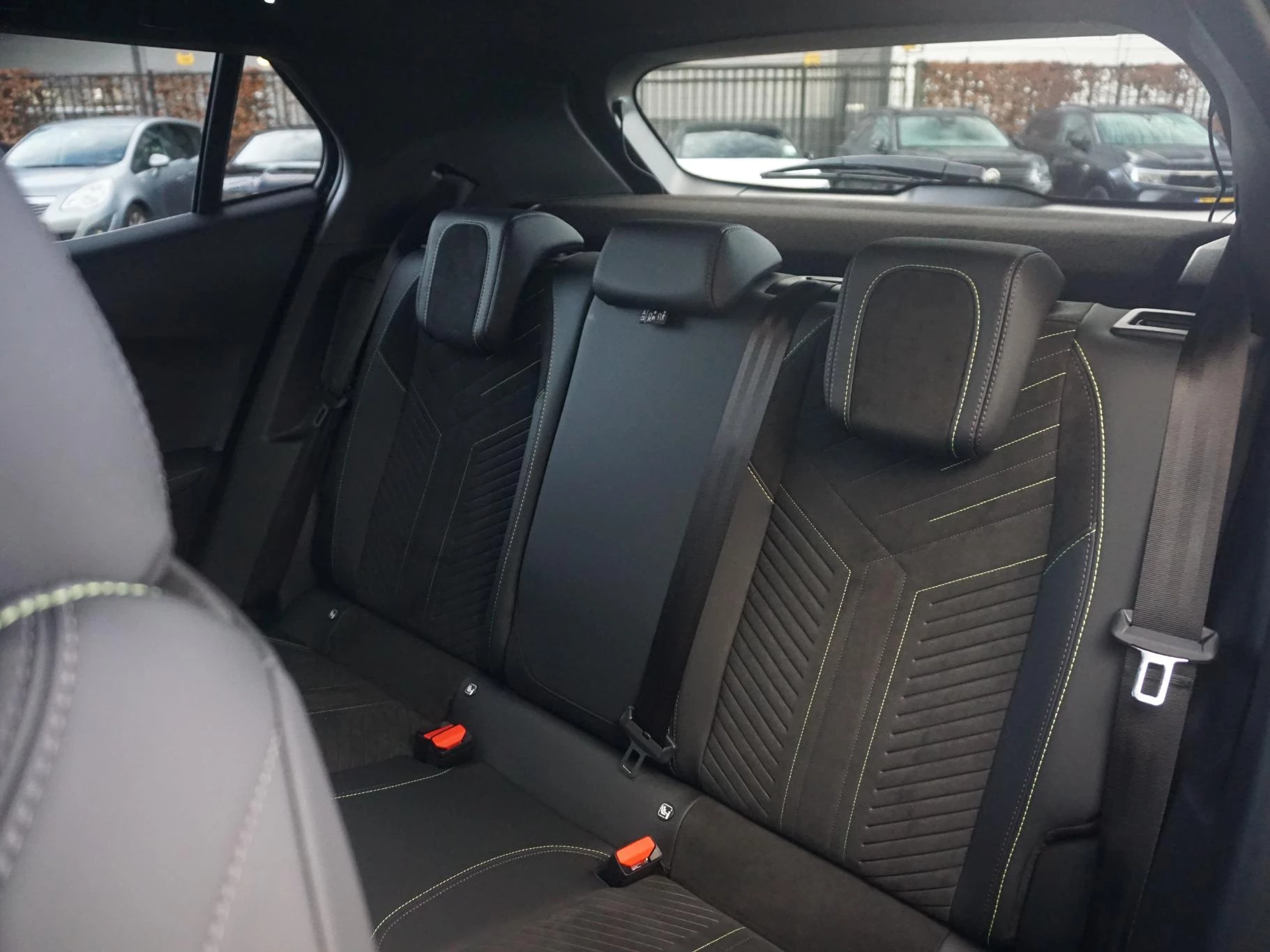 Hoofdafbeelding Peugeot e-2008