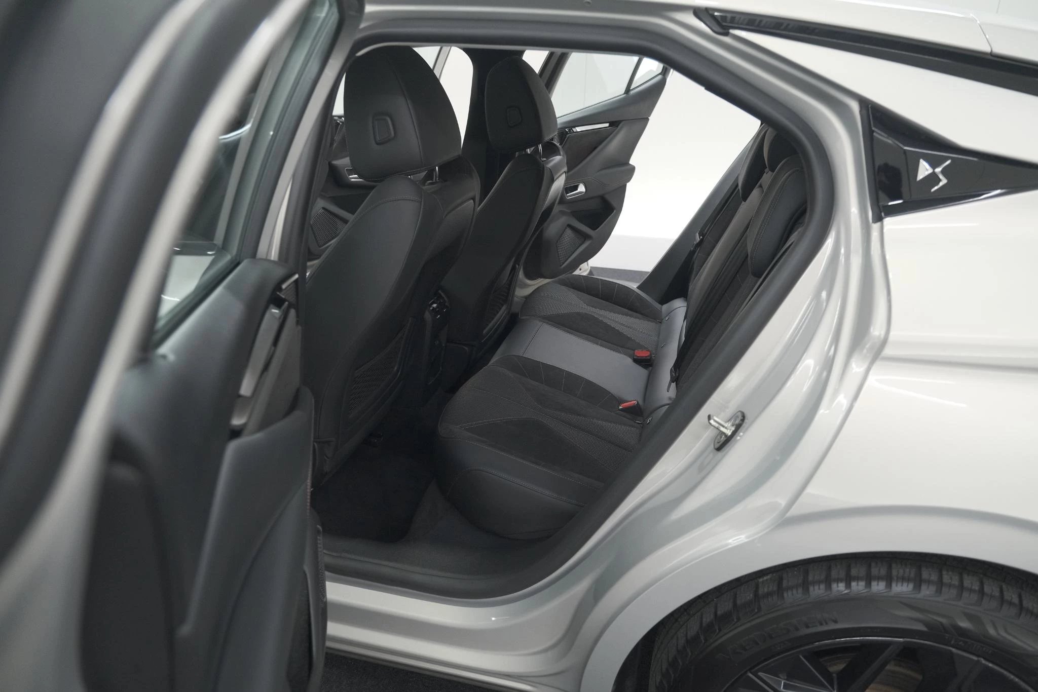 Hoofdafbeelding DS DS 4