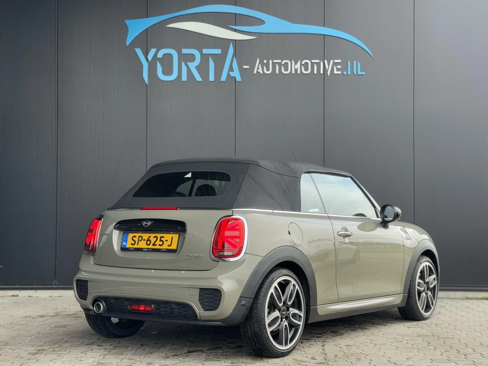 Hoofdafbeelding MINI Cooper Cabrio