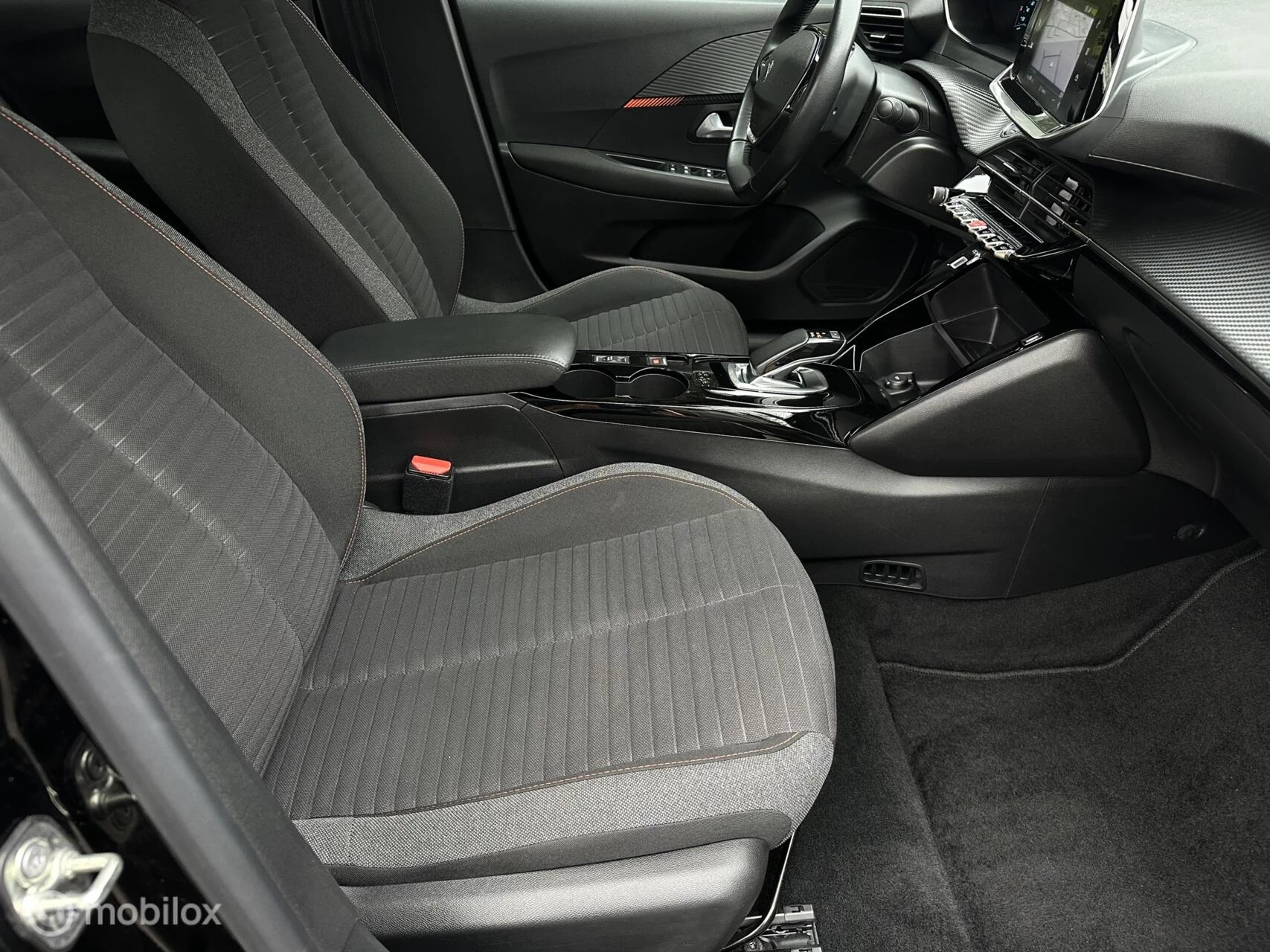 Hoofdafbeelding Peugeot e-208