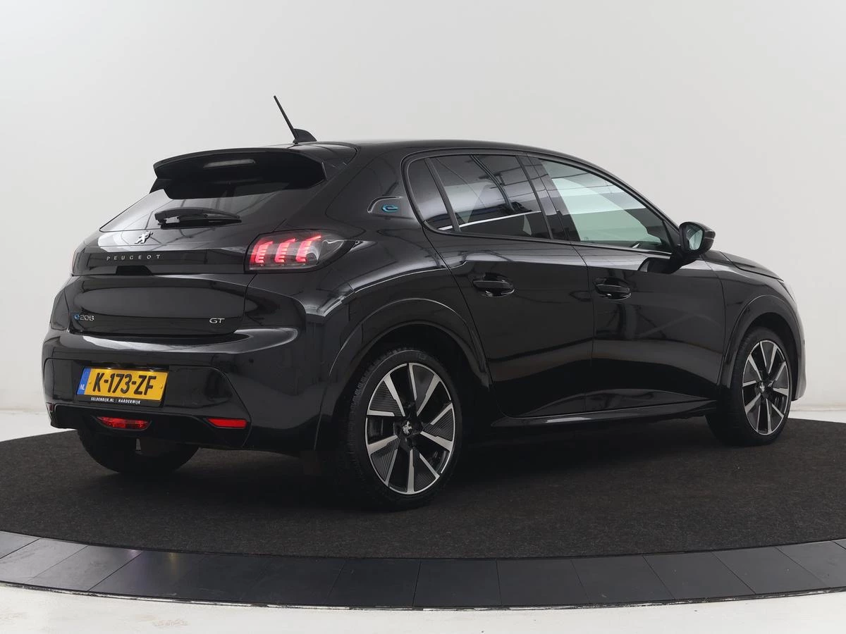 Hoofdafbeelding Peugeot e-208
