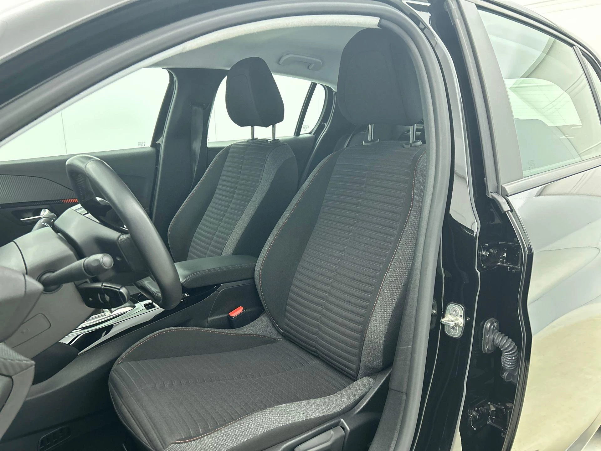 Hoofdafbeelding Peugeot e-208