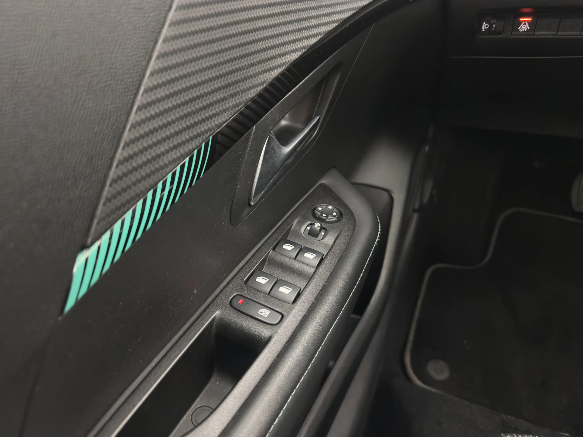 Hoofdafbeelding Peugeot e-208