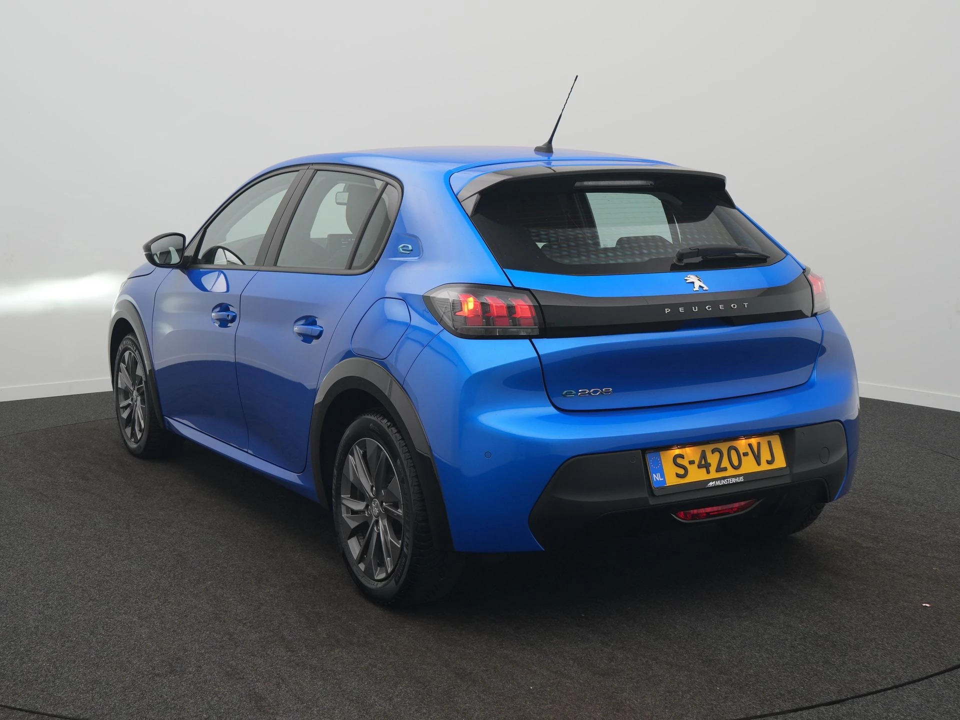 Hoofdafbeelding Peugeot e-208