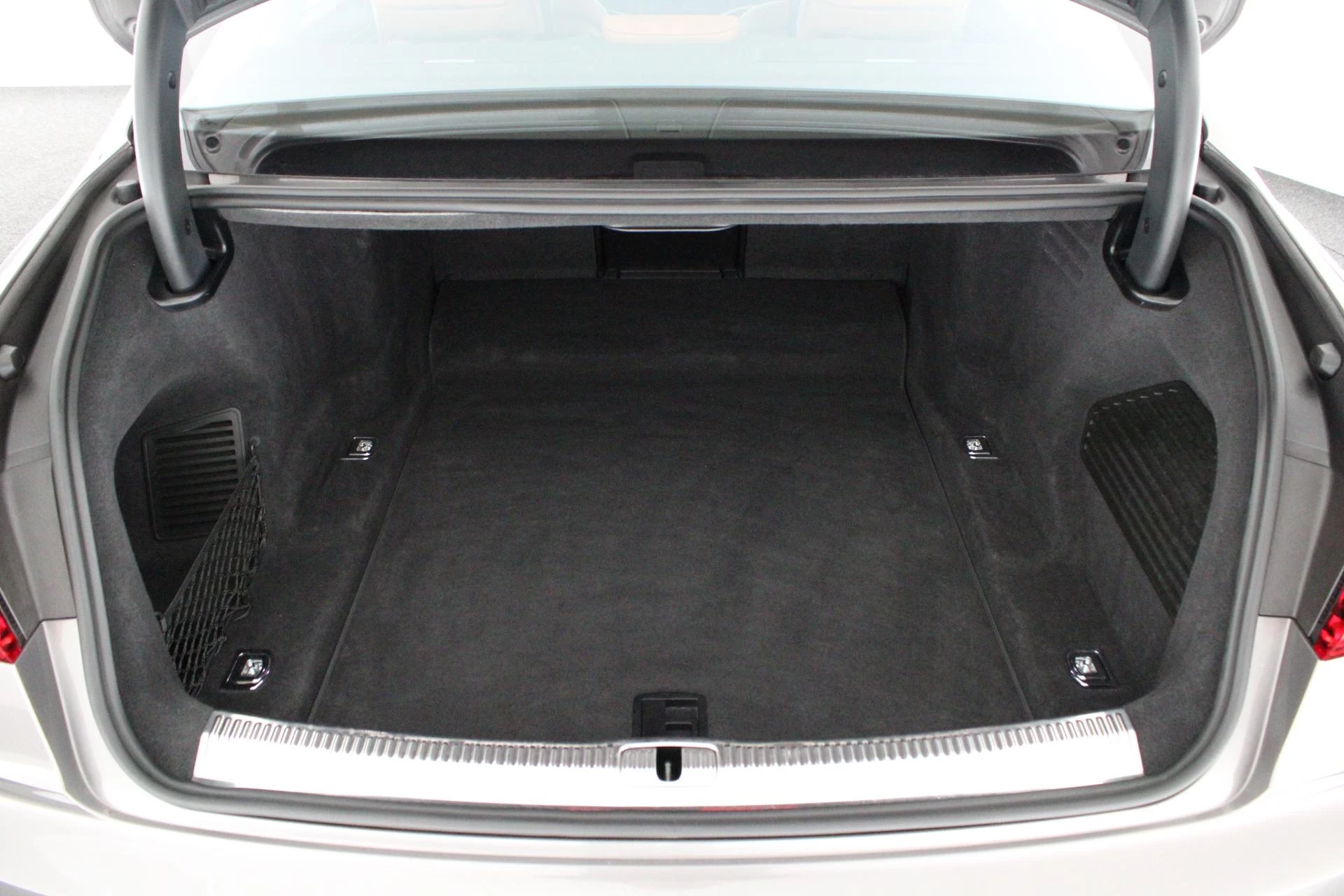 Hoofdafbeelding Audi A8