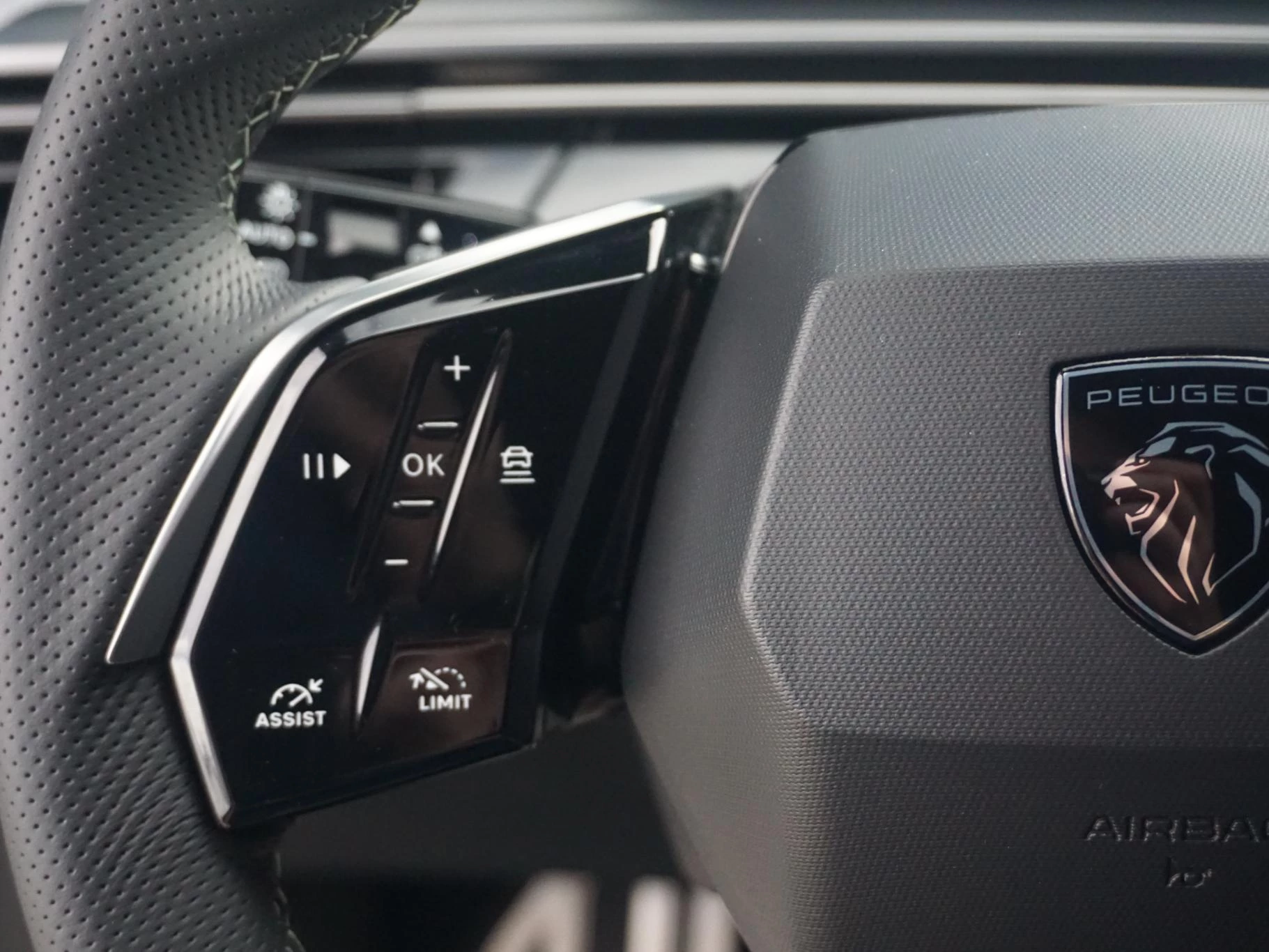 Hoofdafbeelding Peugeot e-3008