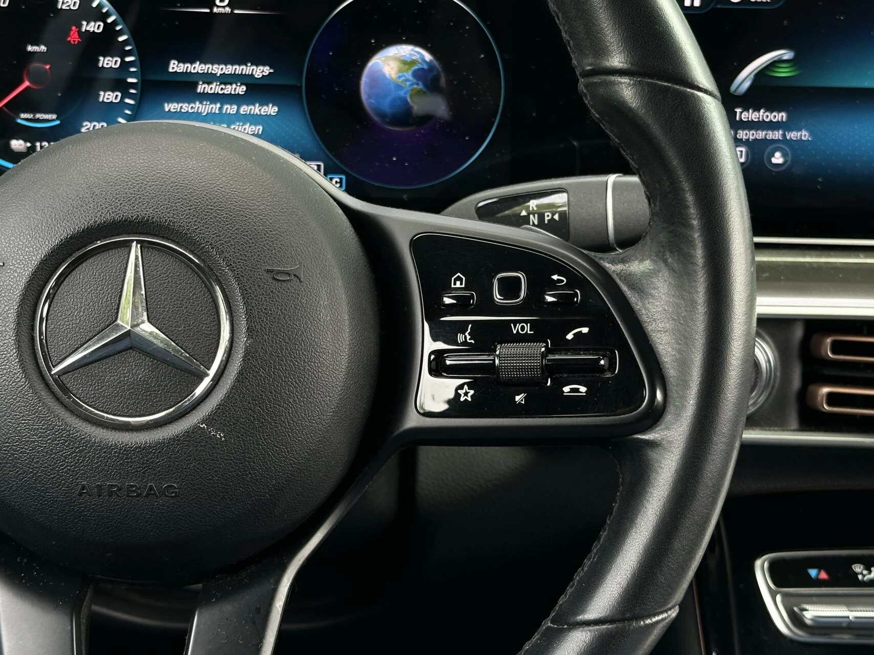 Hoofdafbeelding Mercedes-Benz EQC
