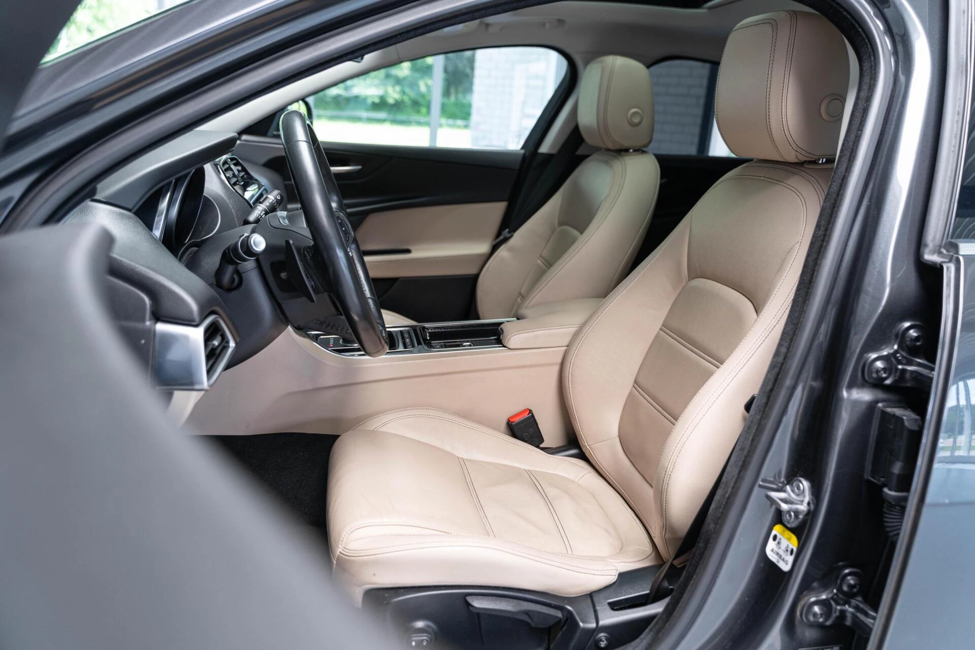 Hoofdafbeelding Jaguar XE