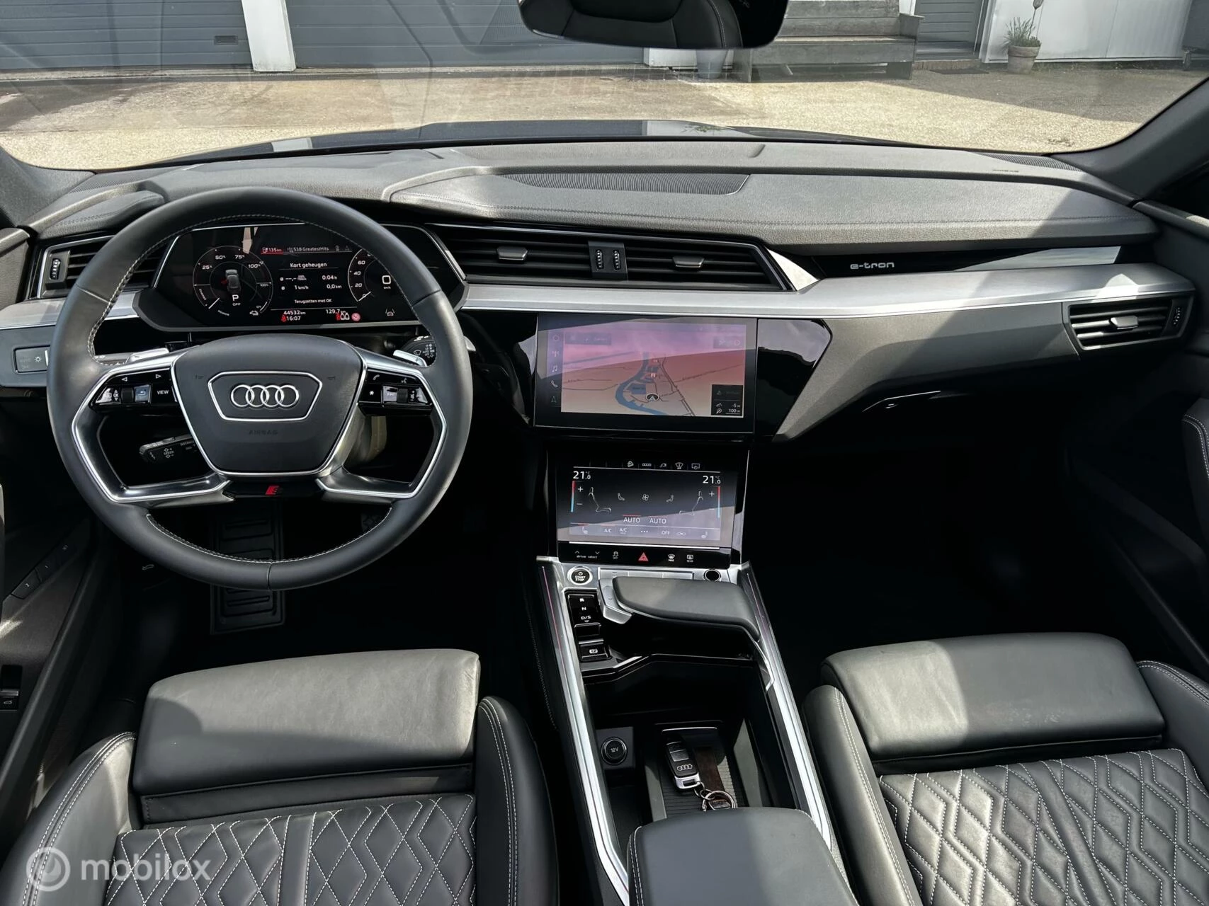 Hoofdafbeelding Audi e-tron