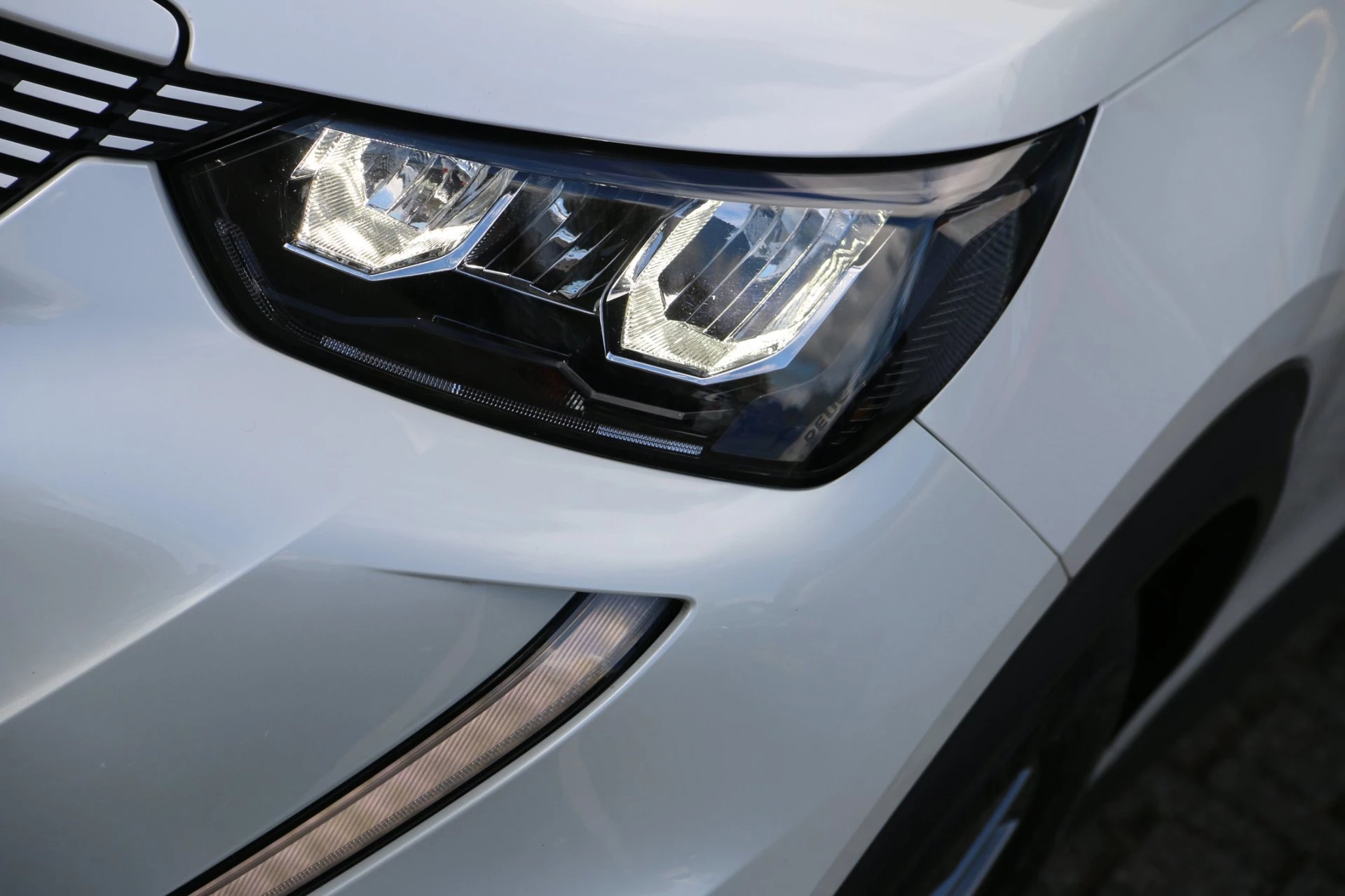 Hoofdafbeelding Peugeot e-2008