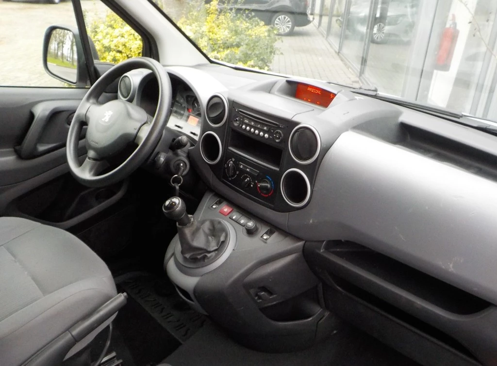 Hoofdafbeelding Peugeot Partner