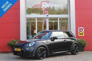 Mini Mini COOPER 1.5 136PK JOHN COOPER WORKS RESOLUTE ED. | AUTOMAAT | NAVIGATIE 8,8'' | DRAADLOOS APPLE CARPLAY | SFEERVERLICHTING | 17'' JCW VIJF DUBBELSPAAKS VELGEN IN GLOSS BLACK | JCW VOOR EN ACHTERBUMPER | JCW SPORTSTOELEN MET LEER/ALCATARA | JCW DORPEL INSTAPLIJSTEN | JCW STUURWIEL | FULL LED KOPLAMPEN | UNION JACK LED ACHTERVERLICHTING | ELEKTRISCH INKLAPBARE BUITENSPIEGELS | DIGITALE COCKPIT |