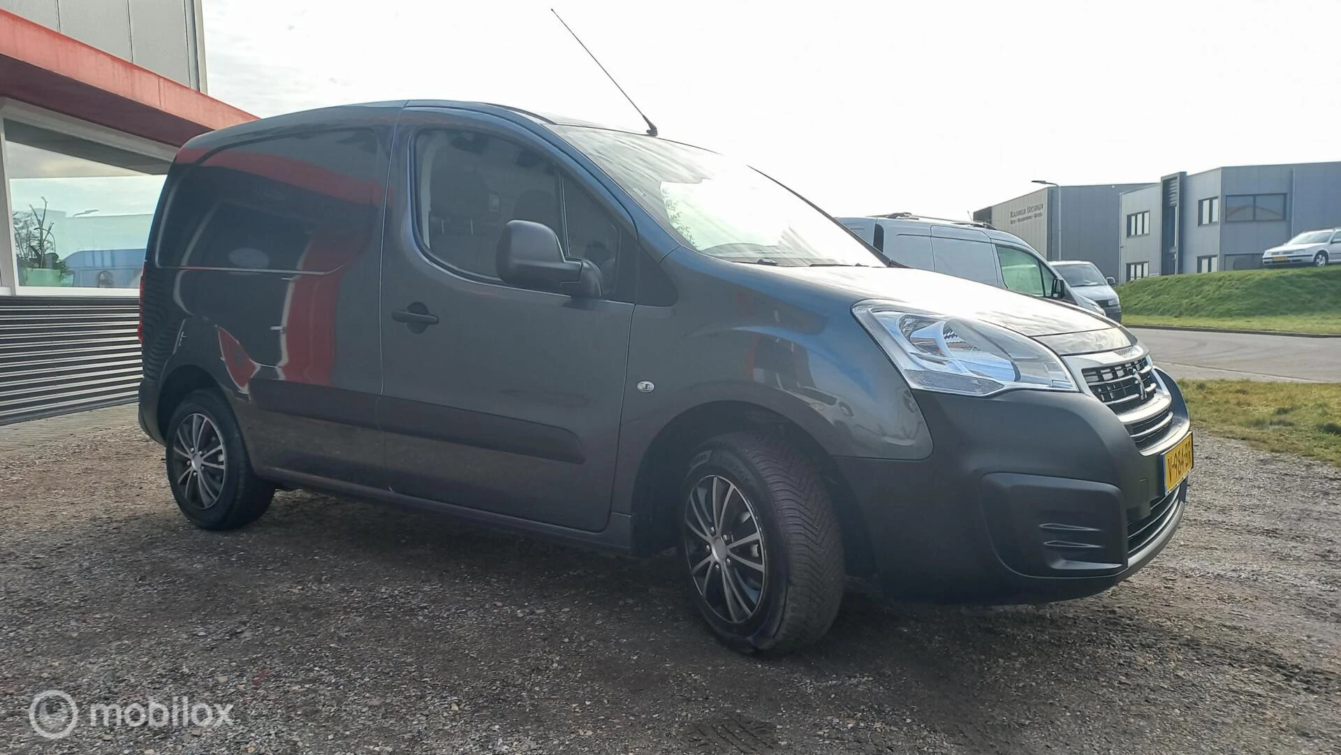 Hoofdafbeelding Peugeot Partner