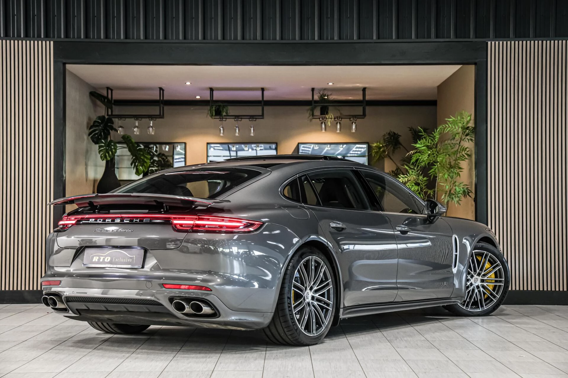 Hoofdafbeelding Porsche Panamera