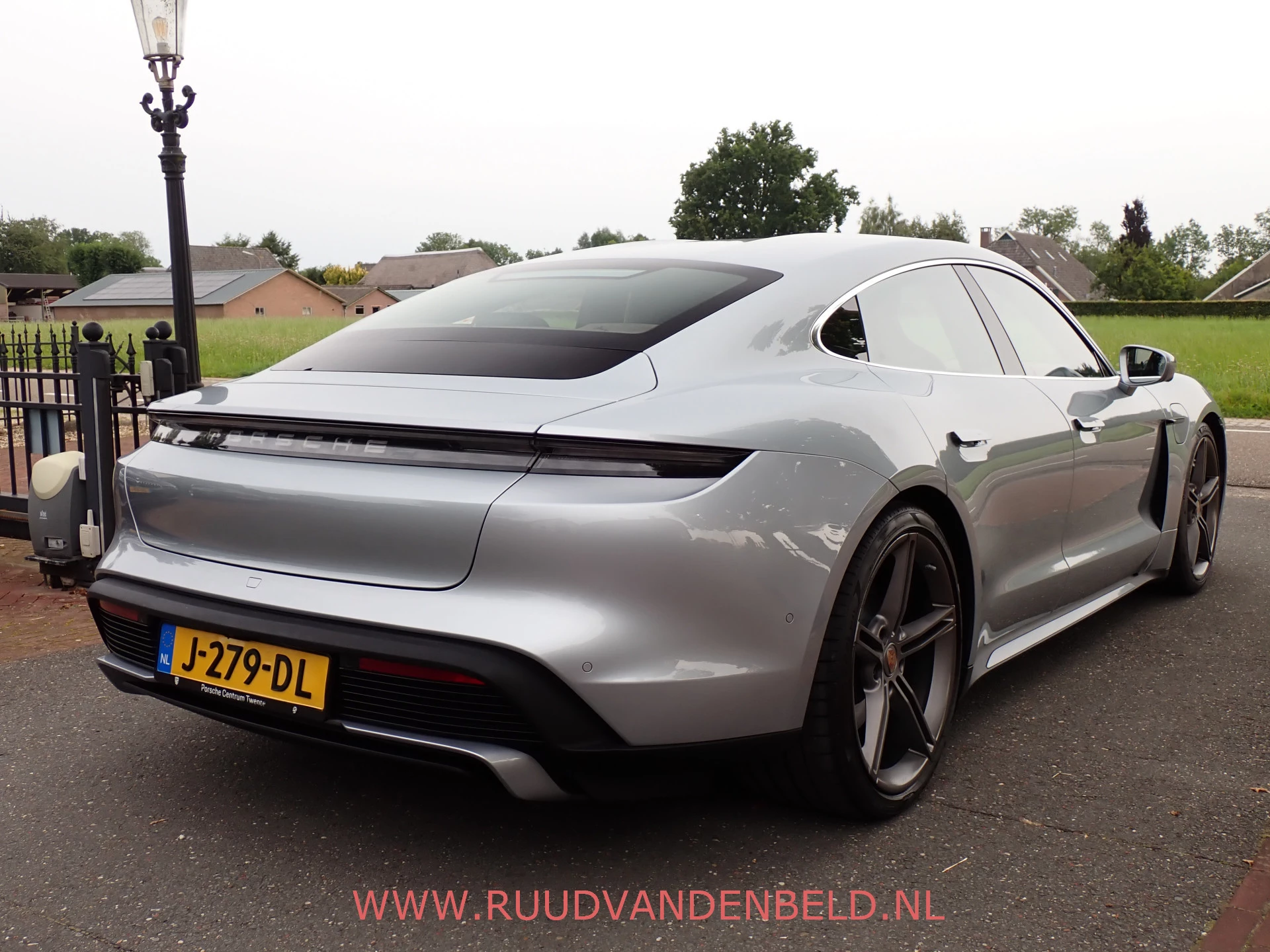 Hoofdafbeelding Porsche Taycan