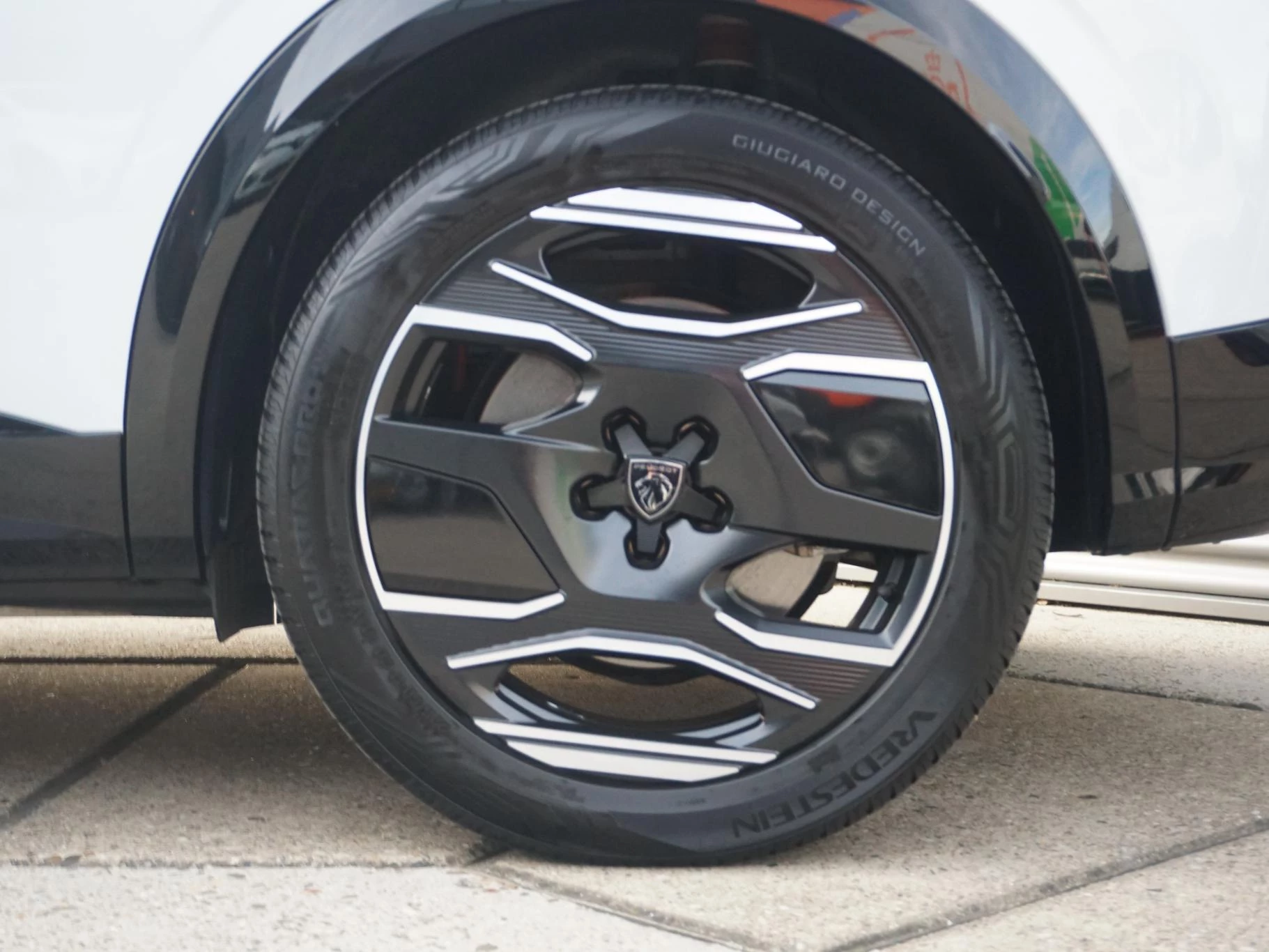 Hoofdafbeelding Peugeot e-3008