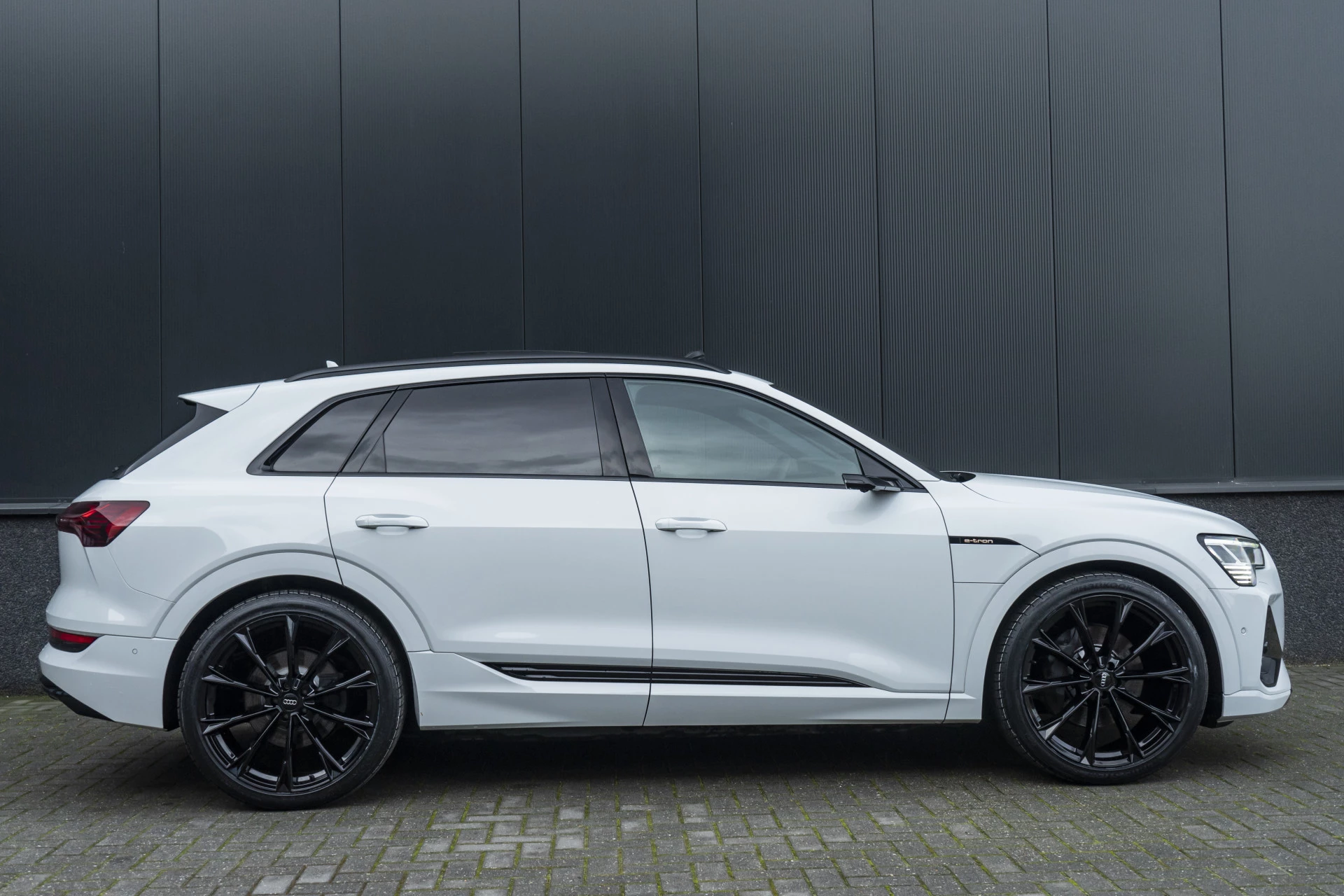 Hoofdafbeelding Audi e-tron