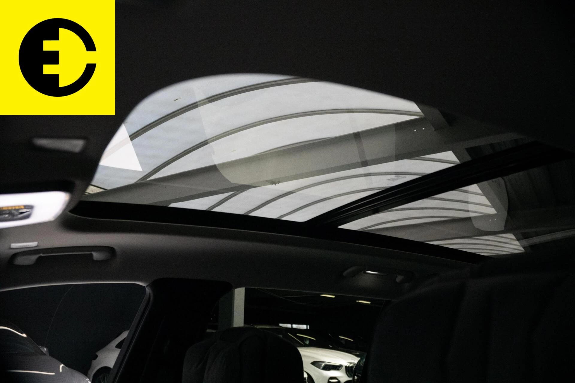 Hoofdafbeelding Hongqi E-HS9