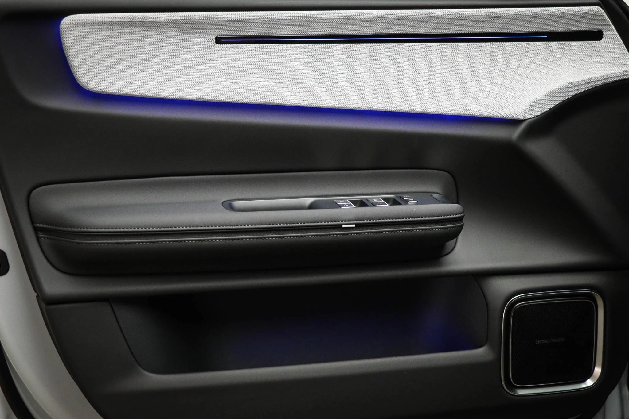 Hoofdafbeelding Polestar 4