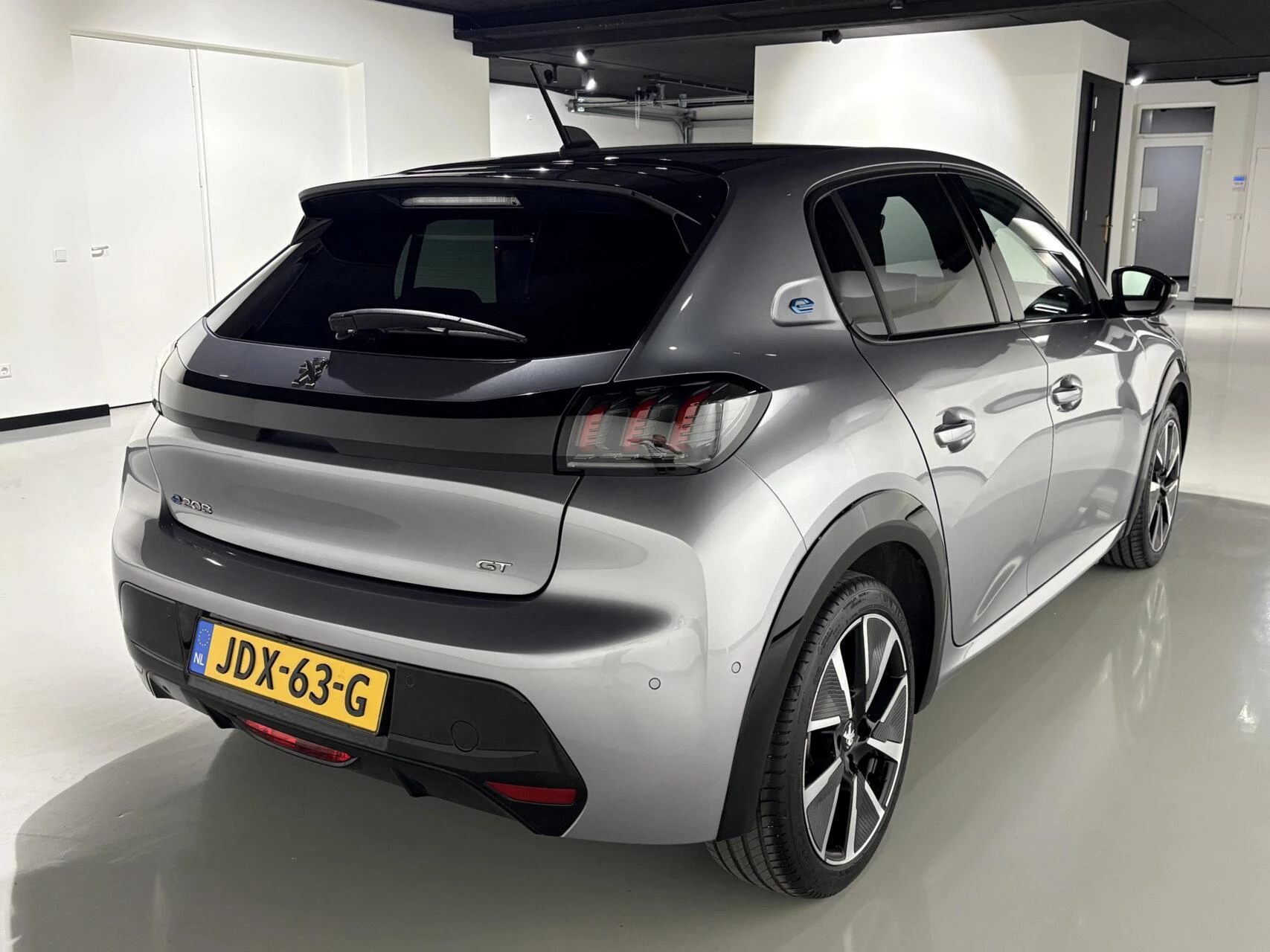 Hoofdafbeelding Peugeot e-208