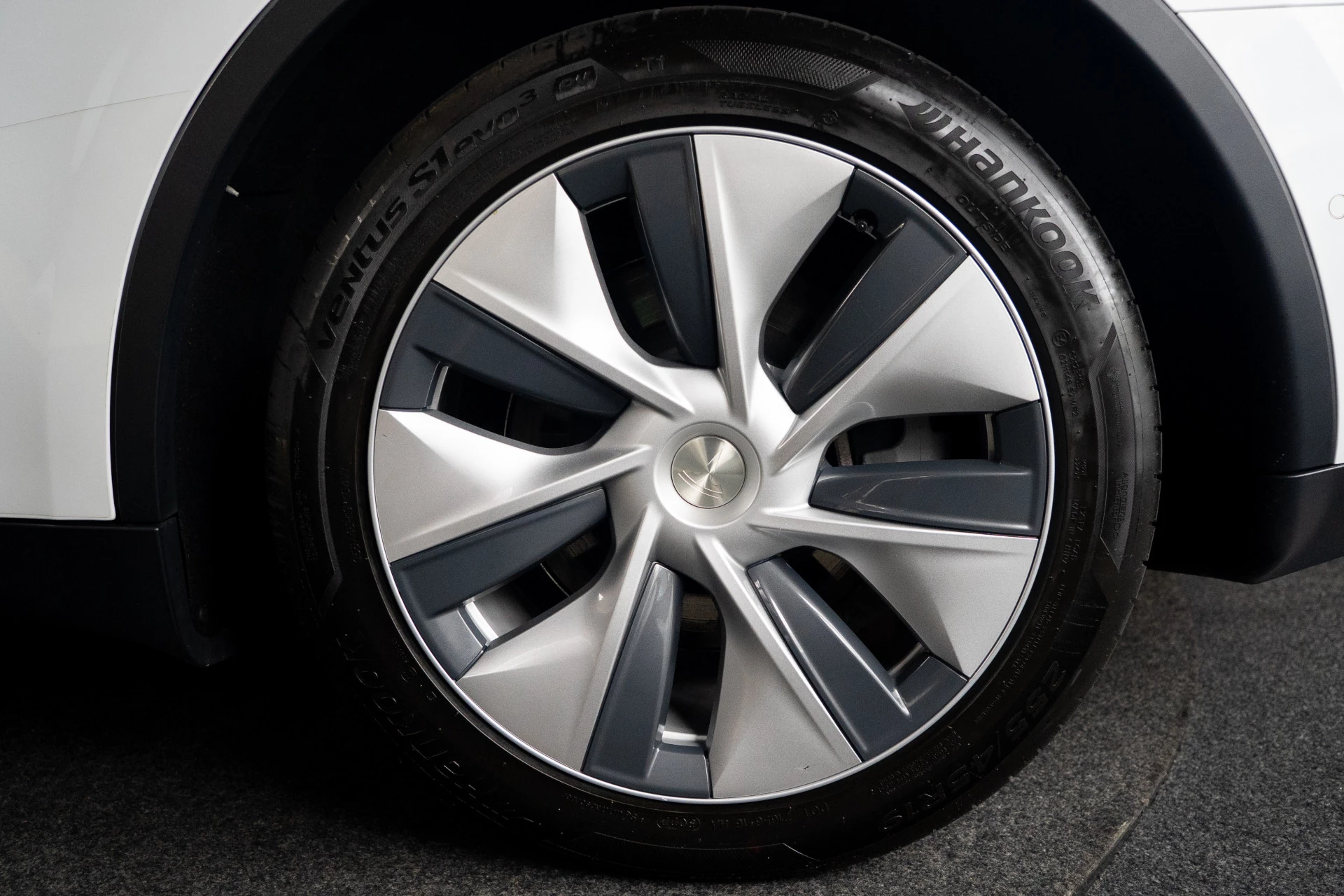 Hoofdafbeelding Tesla Model Y