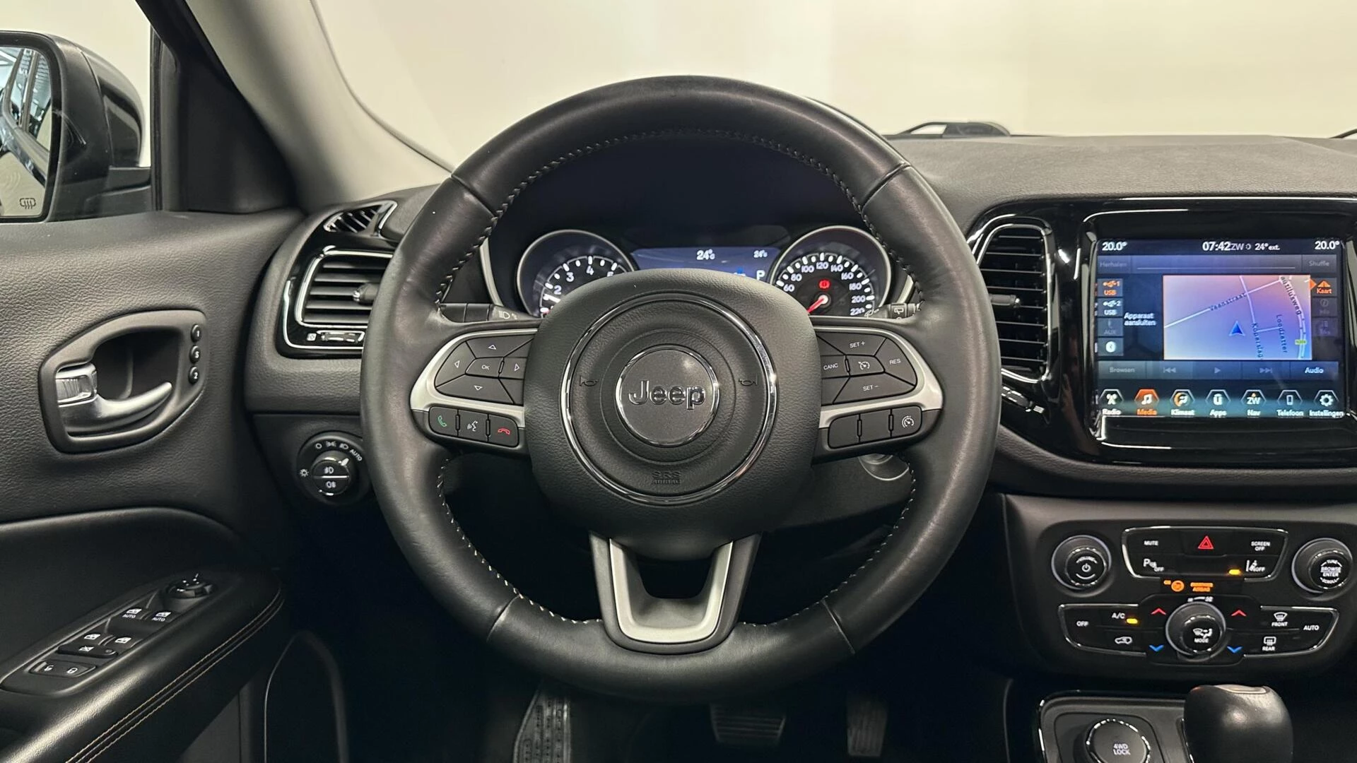 Hoofdafbeelding Jeep Compass