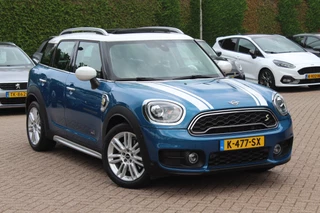 MINI Countryman Mini 2.0 Cooper S E ALL4 Chili 31.010 km! / Panoramadak / Camera / Head-up / Apple CarPlay / Navigatie / 18'' / Sportstoelen / Stoelverwarming / DAB / Cruise Control