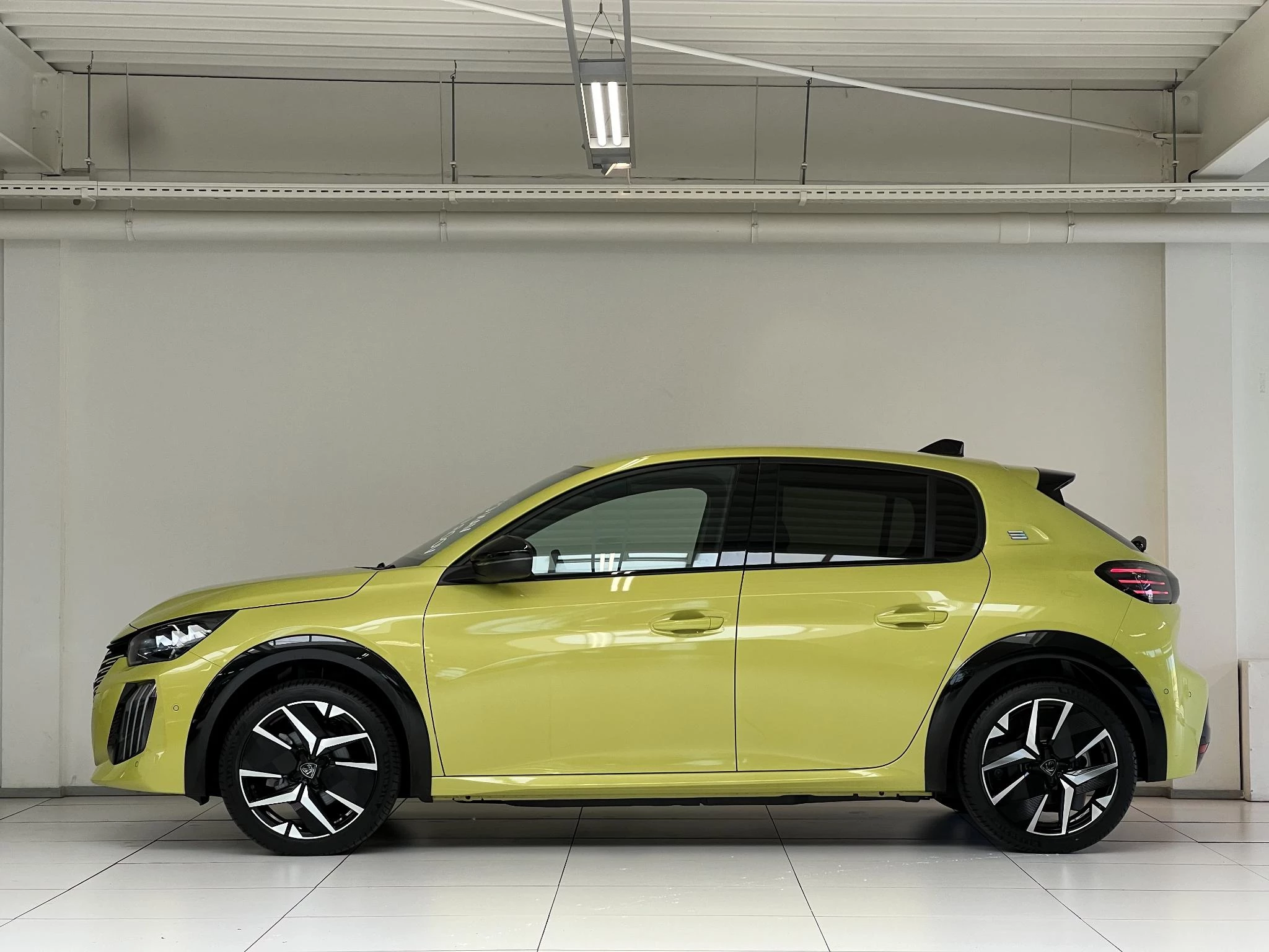 Hoofdafbeelding Peugeot e-208