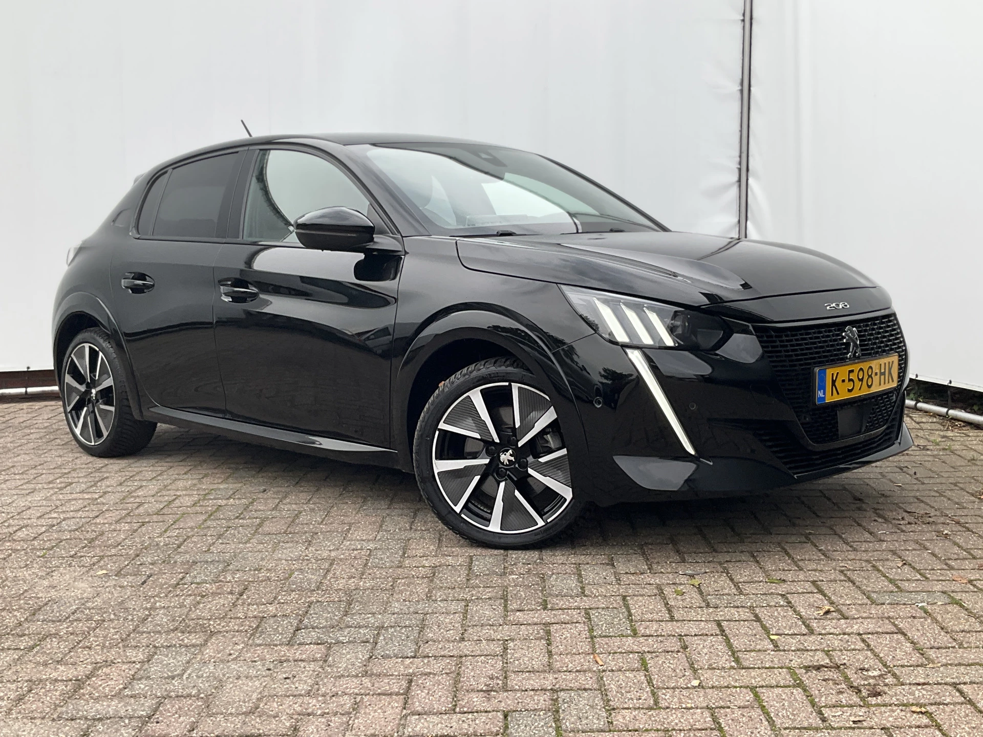 Hoofdafbeelding Peugeot e-208