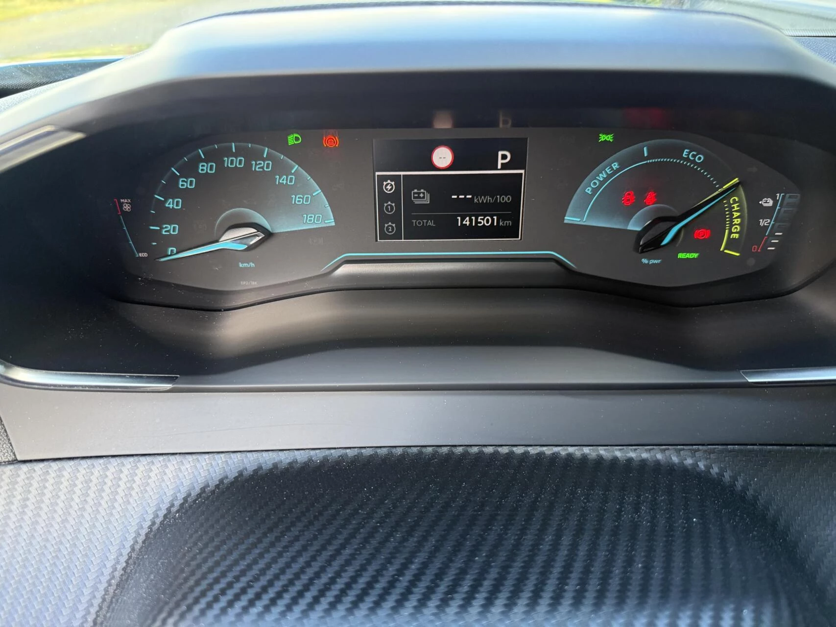 Hoofdafbeelding Peugeot e-2008