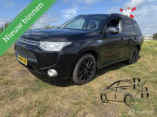 Hoofdafbeelding Mitsubishi Outlander Mitsubishi Outlander 2.0 PHEV Instyle LEER STOELVERW CAMERA