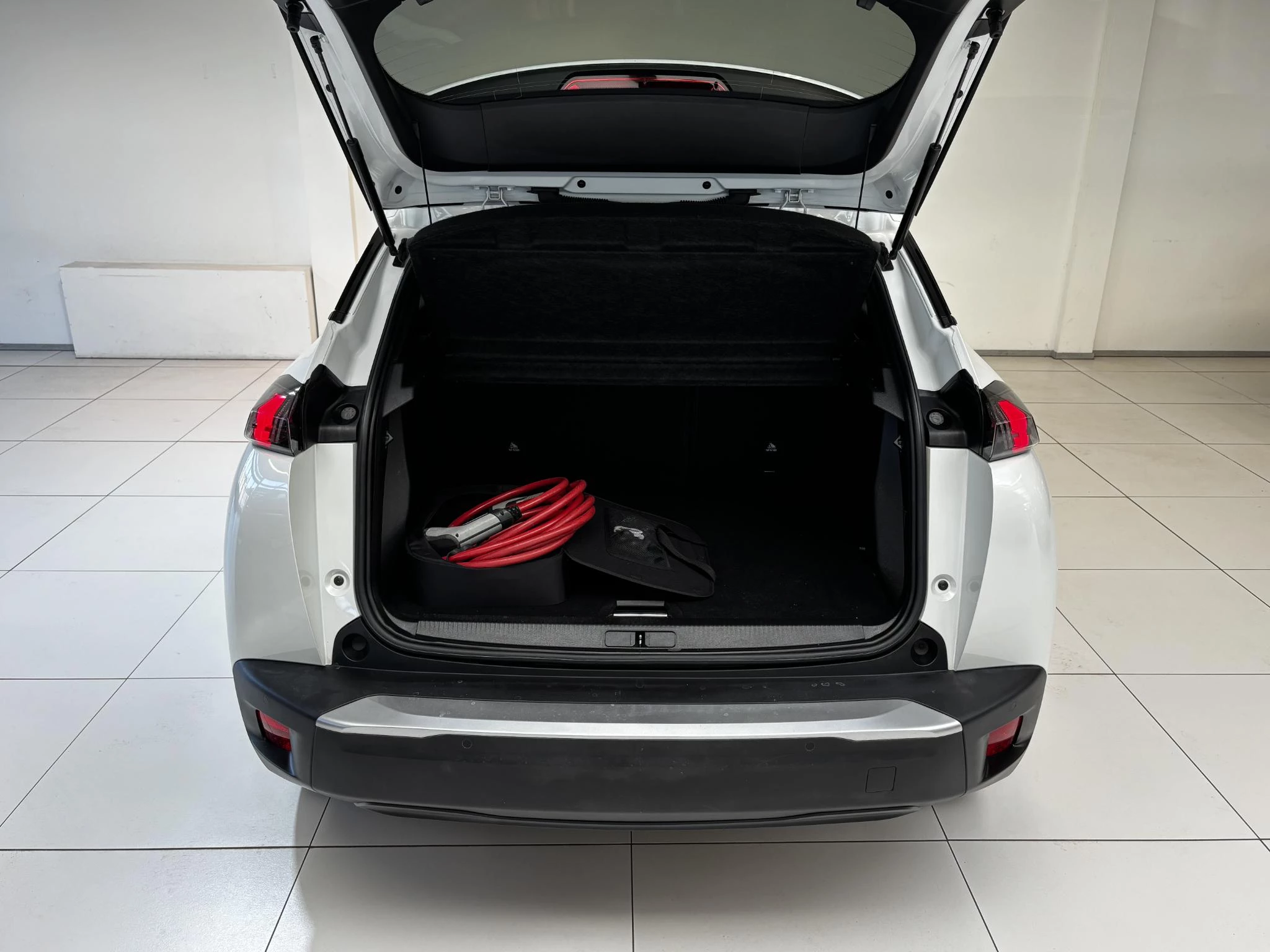 Hoofdafbeelding Peugeot e-2008