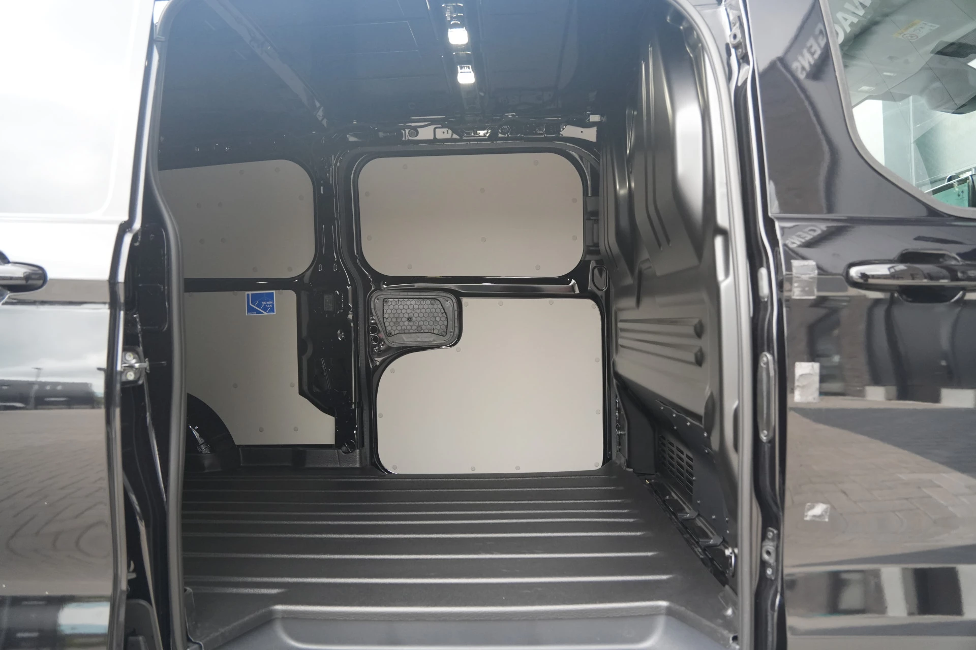 Hoofdafbeelding Ford E-Transit Custom