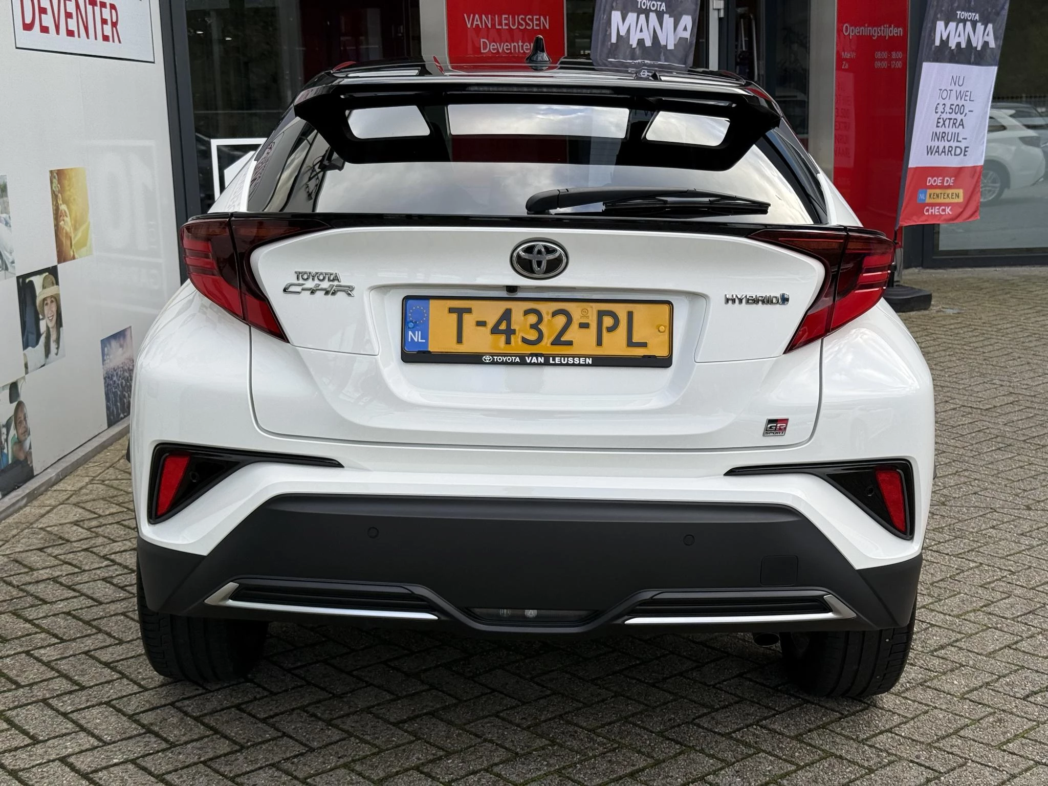Hoofdafbeelding Toyota C-HR