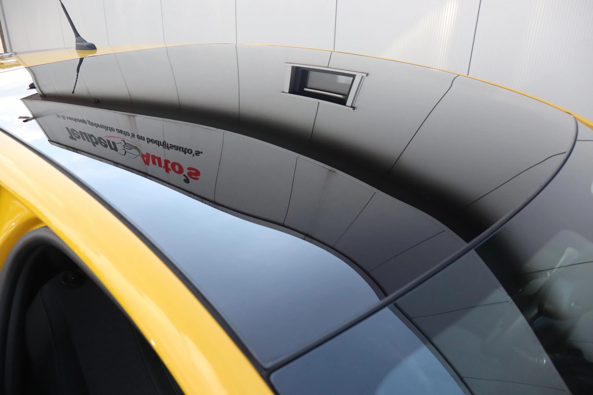 Hoofdafbeelding Peugeot e-208