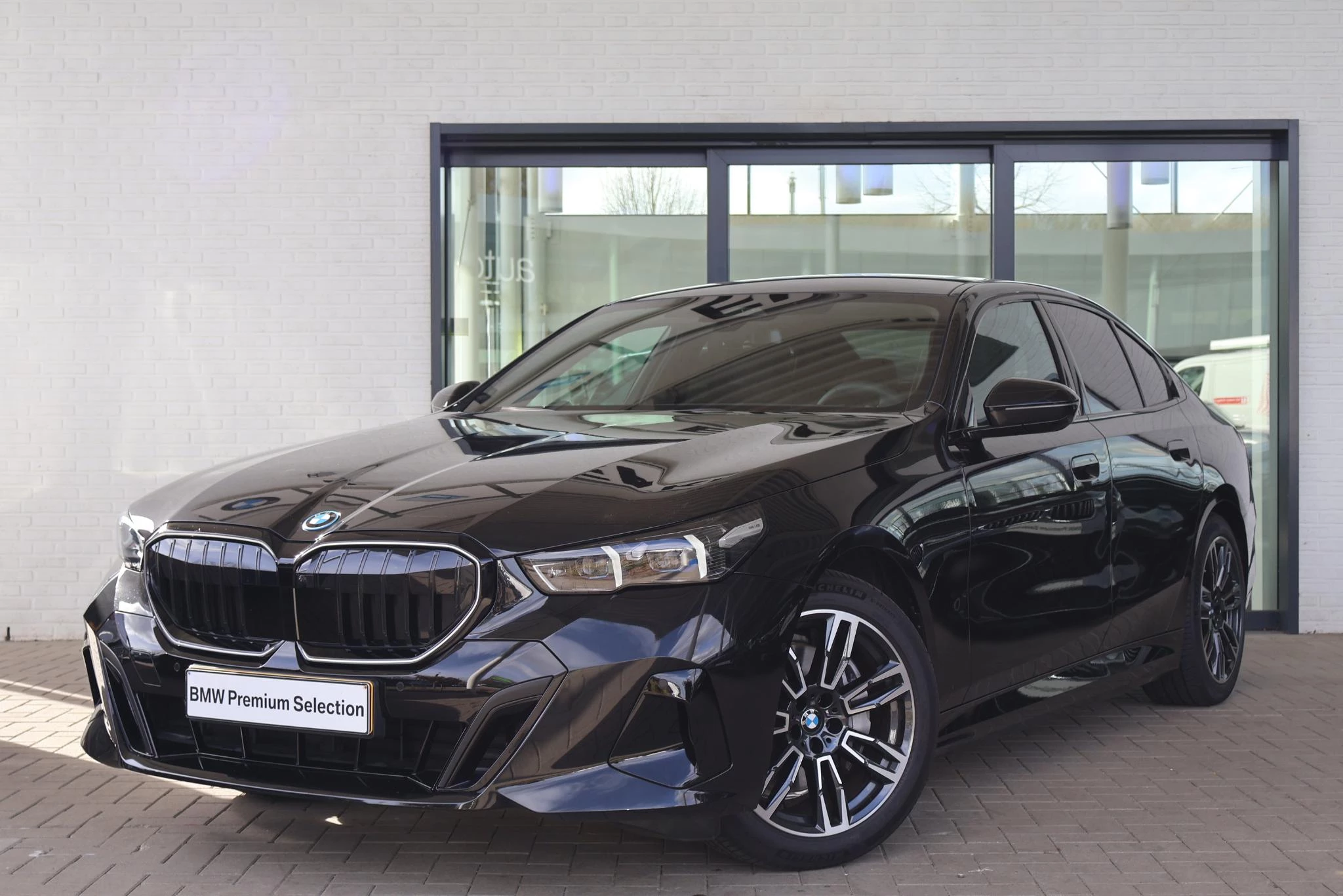 Hoofdafbeelding BMW i5